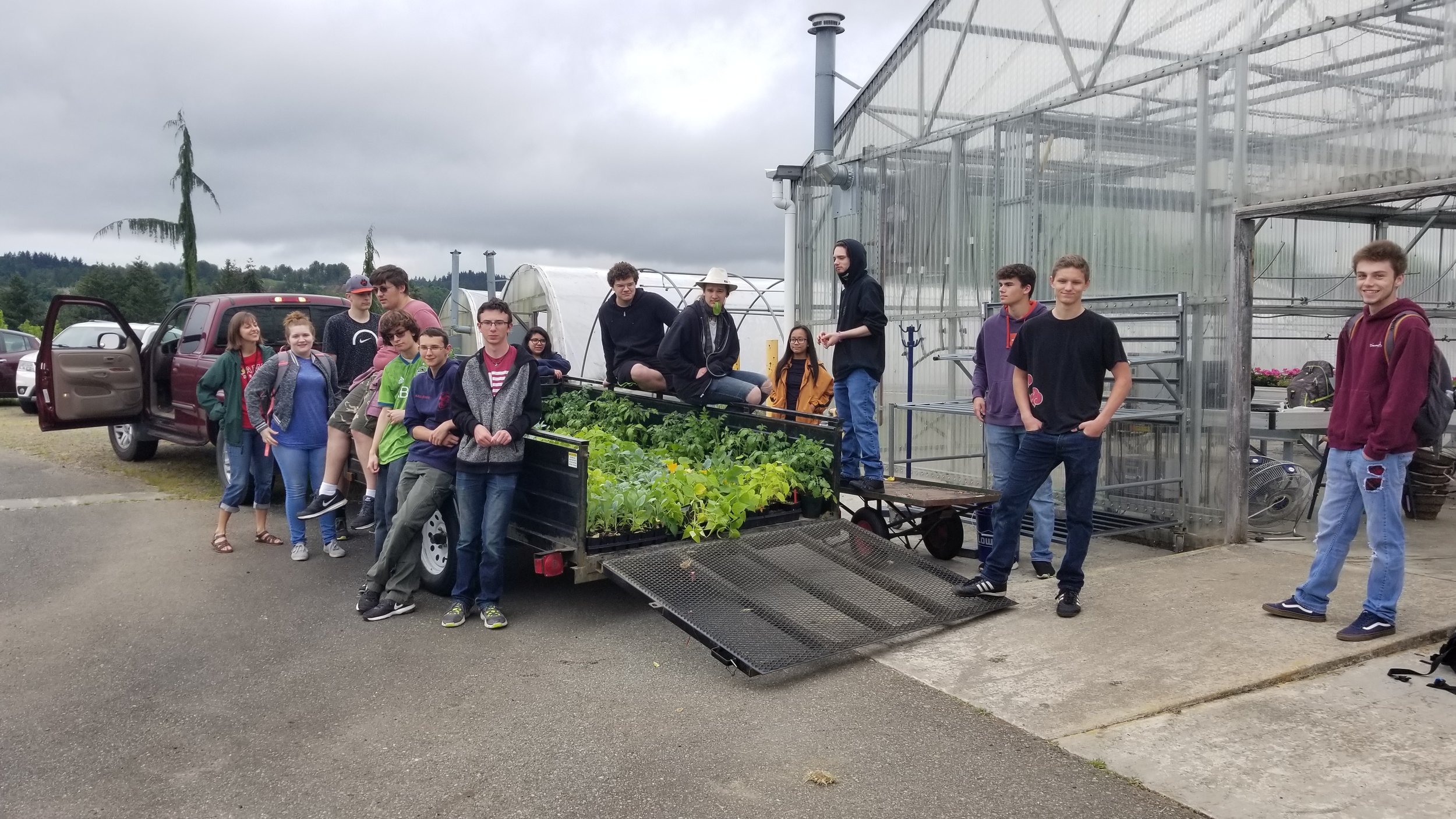 Monroe FFA loading up their starts