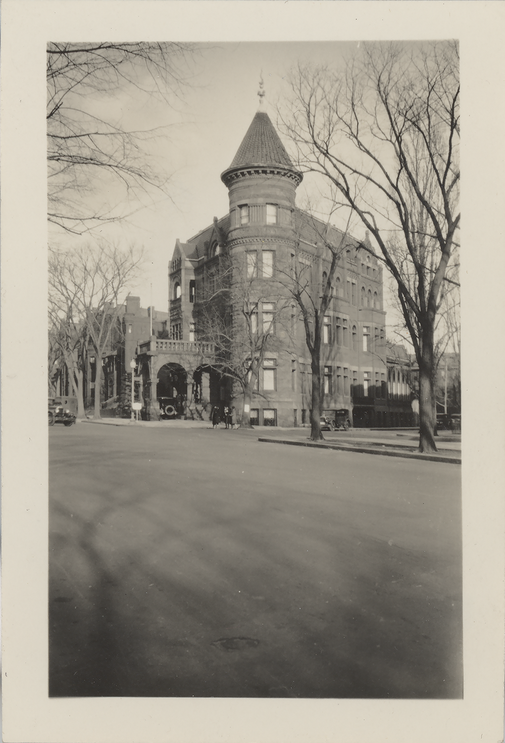 HHM_Exterior_PorteCochereVert_GarrettPeck.jpg