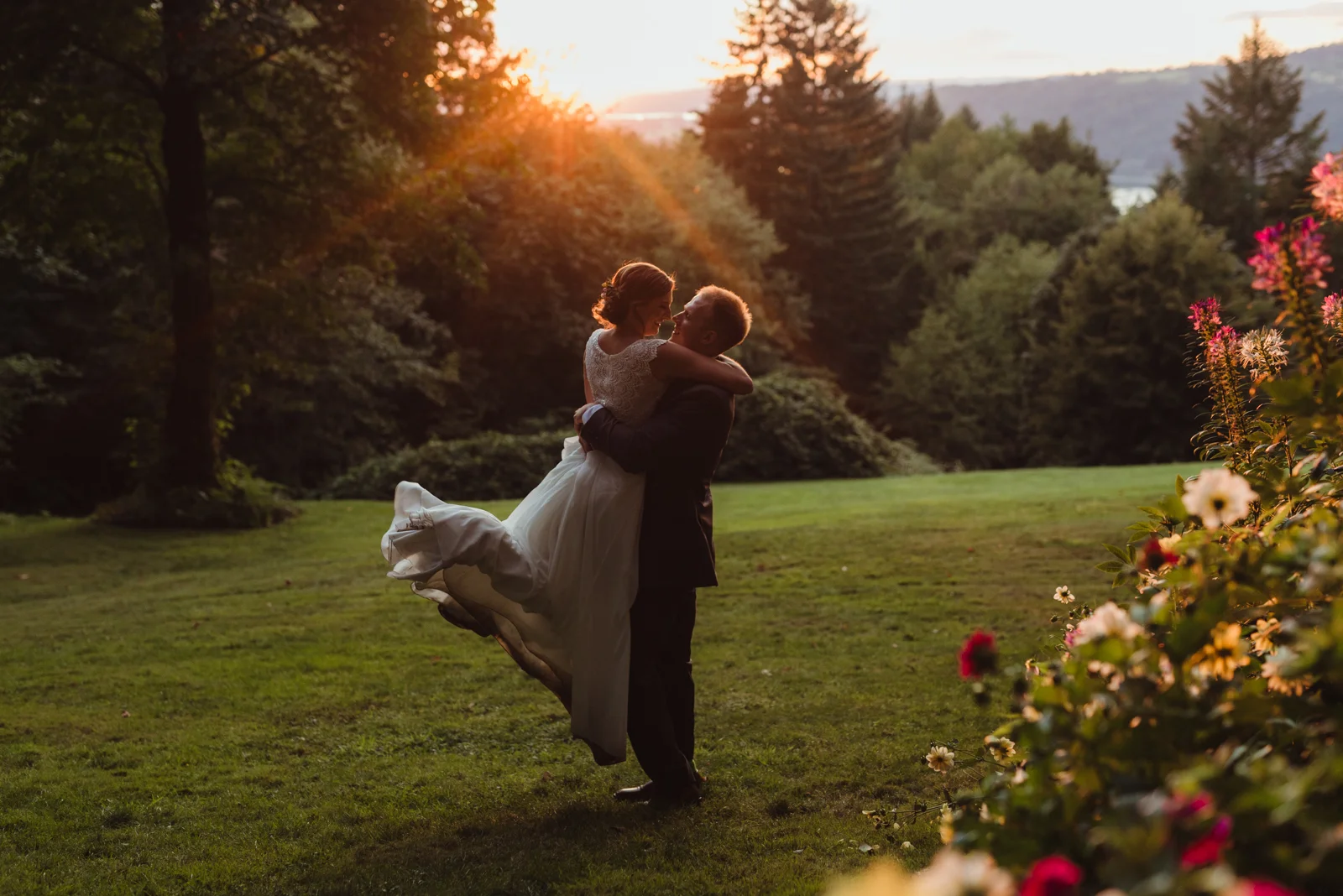 Bride and groom sunset potrait