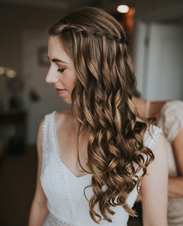 HEIDI ♡⁠
Came across Heidi's waterfall braid from her wedding last September....inspo for the tutorial I posted on that rainy day yesterday. These waves relaxed under the waterfall braid in her beautiful hair....which is now very short! (Lovely girl 
