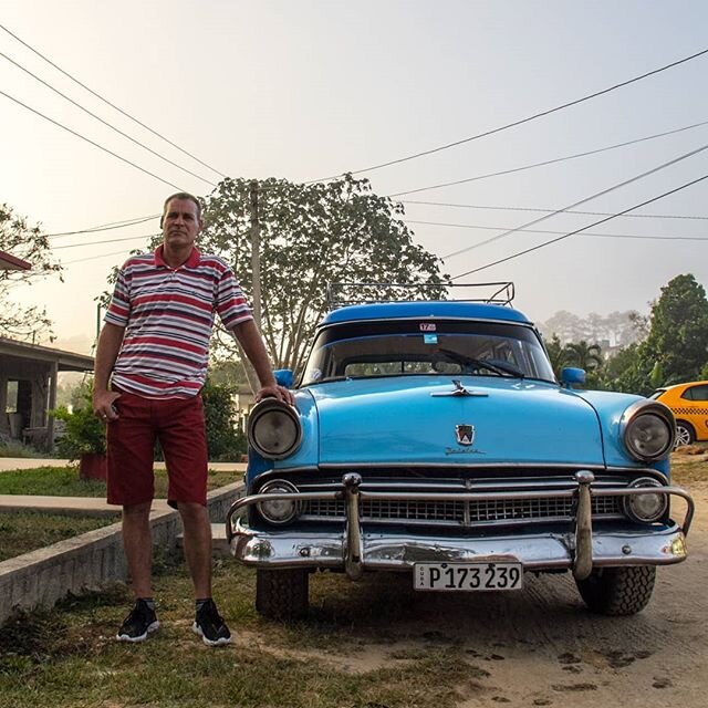 At the end of the day, even memories get lost. Only vintage cars are forever ✨

#cuba #travel #taxi #vintagecar #caribe #portrait