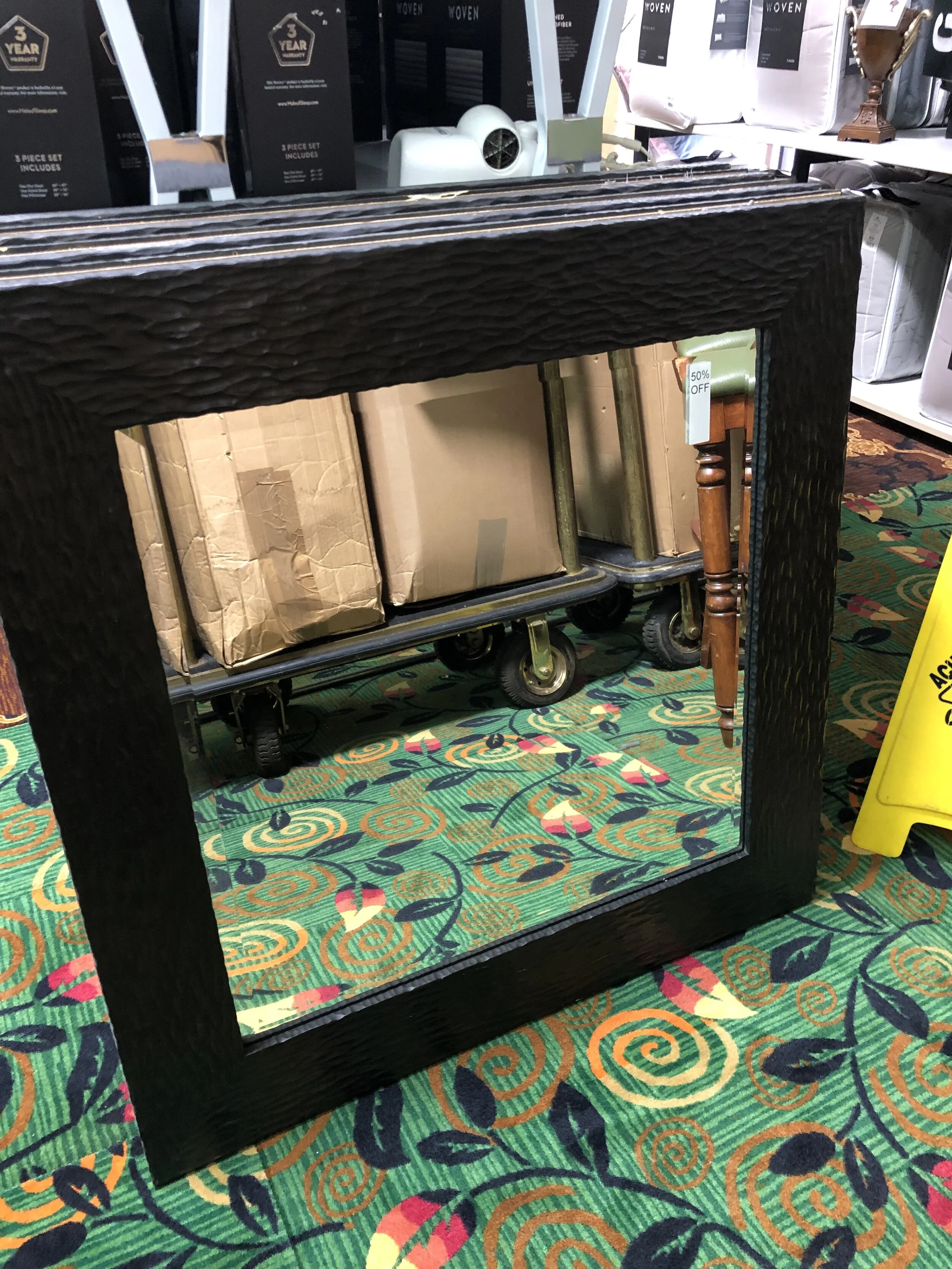 Sq Dark Mirror