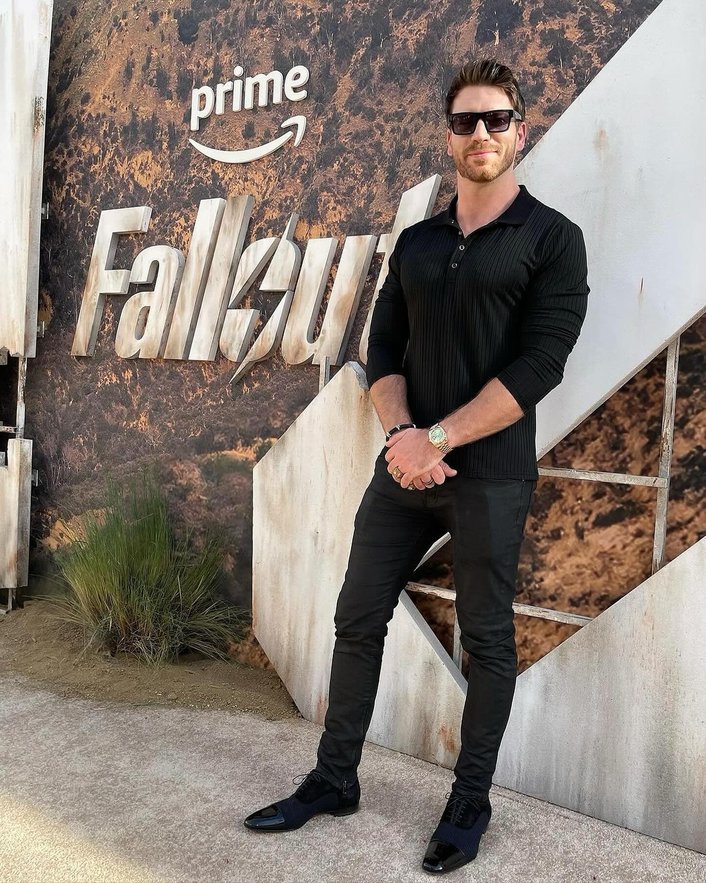 @jessekove attends the global red carpet premiere of @fallout on @primevideo