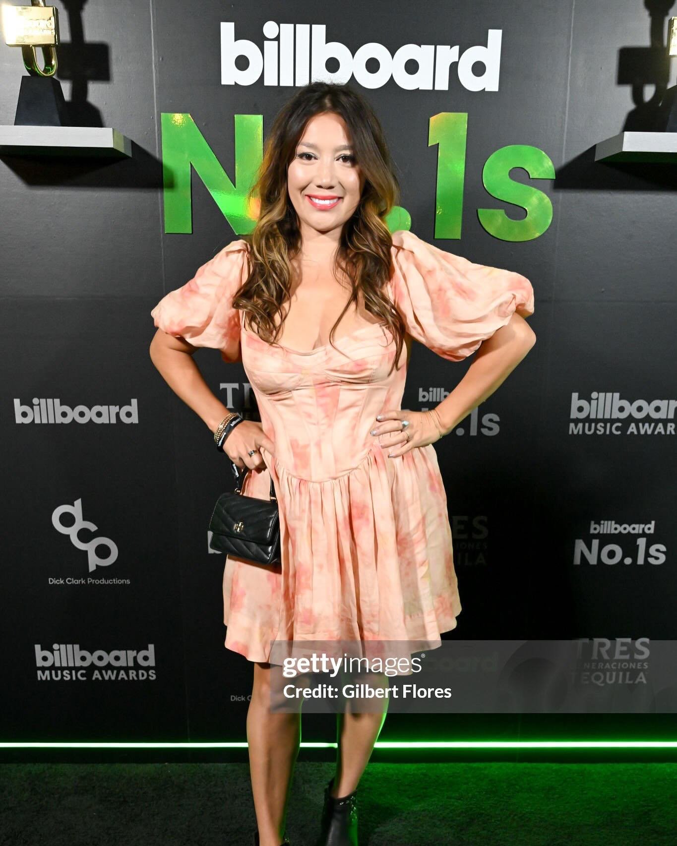 Singer @tarabeier attends the @billboard No. 1s Party ποΈ
.
.
.
.
.
.
Singer song Billboard magazine red carpet Grammy pre Grammys event public relations publicity publicist PR firm PR agency music musician new music music award awards awards seaso