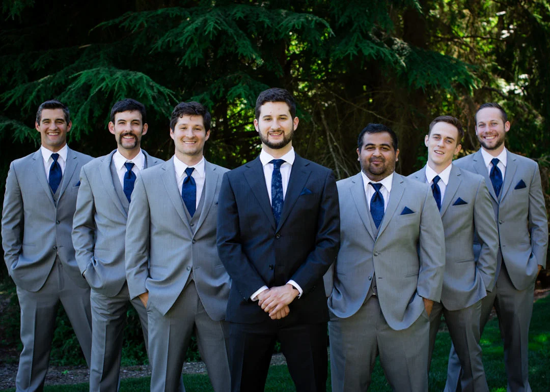 groomsmen-posed-group-photo