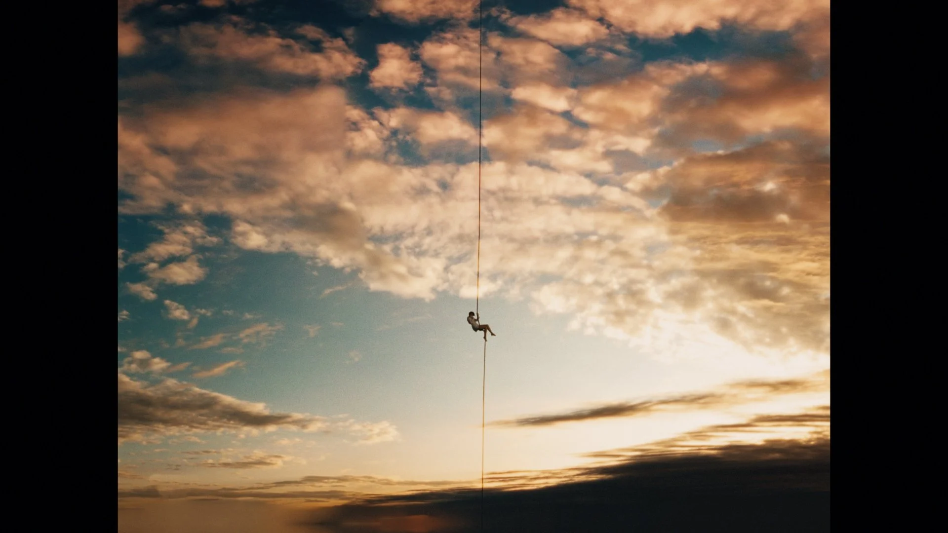 BLISS 25.05.mov_08_0527_BLISS_27_05_1.17.1.jpg