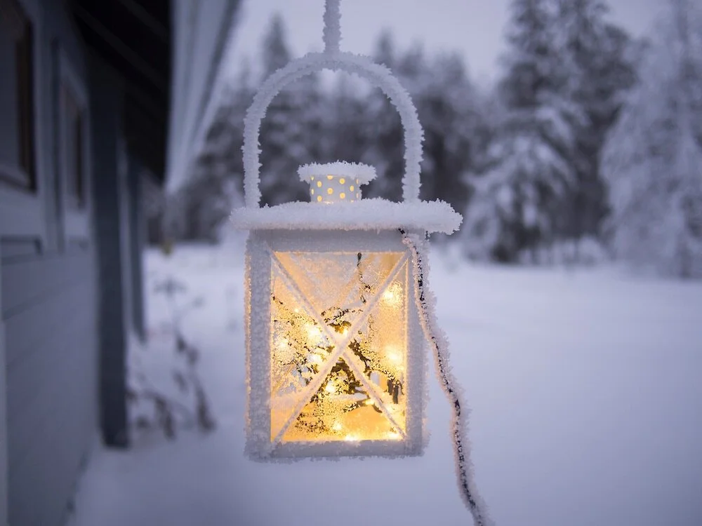 lantern snow.jpg