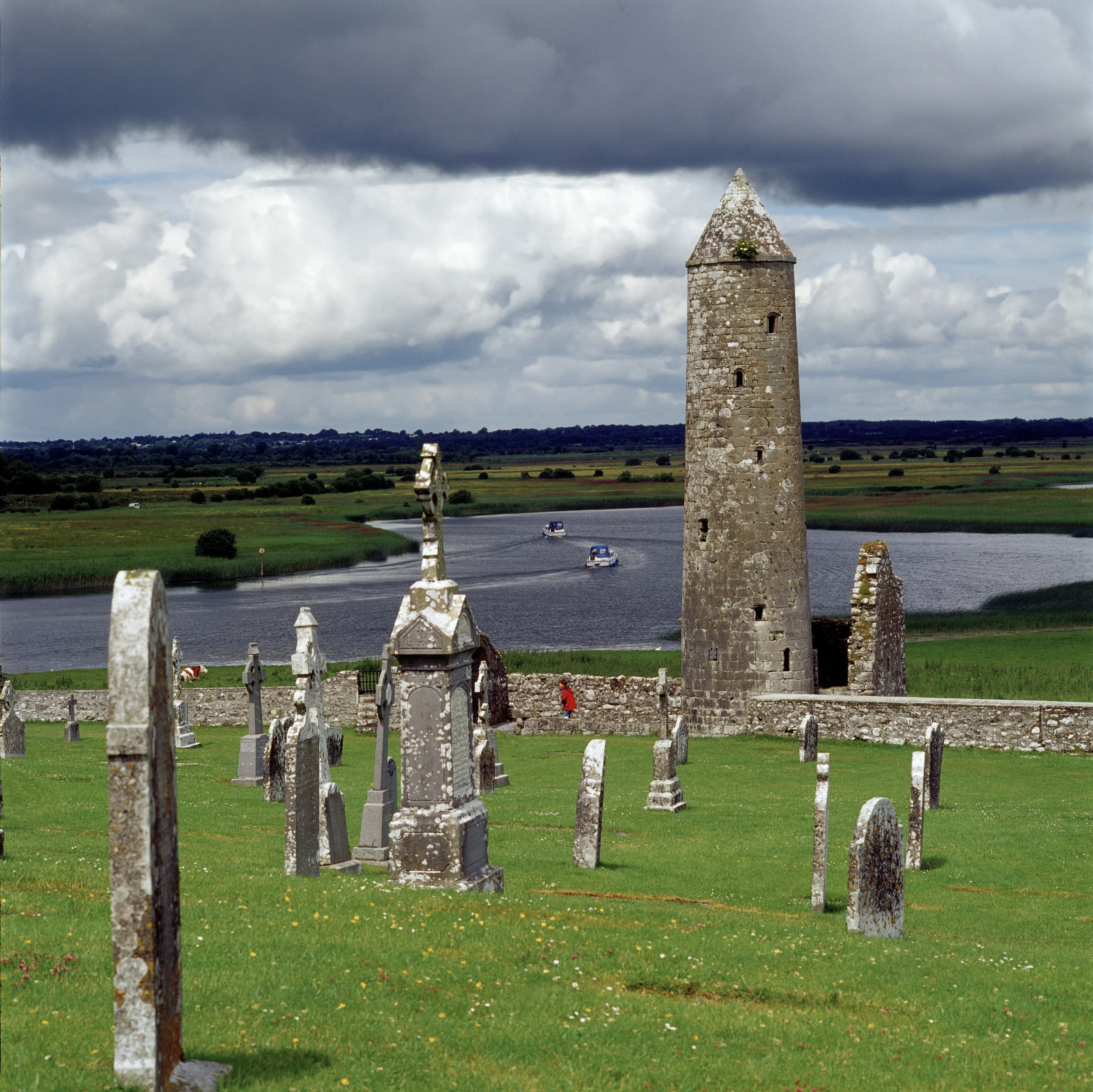 Clonmacnoise.jpg