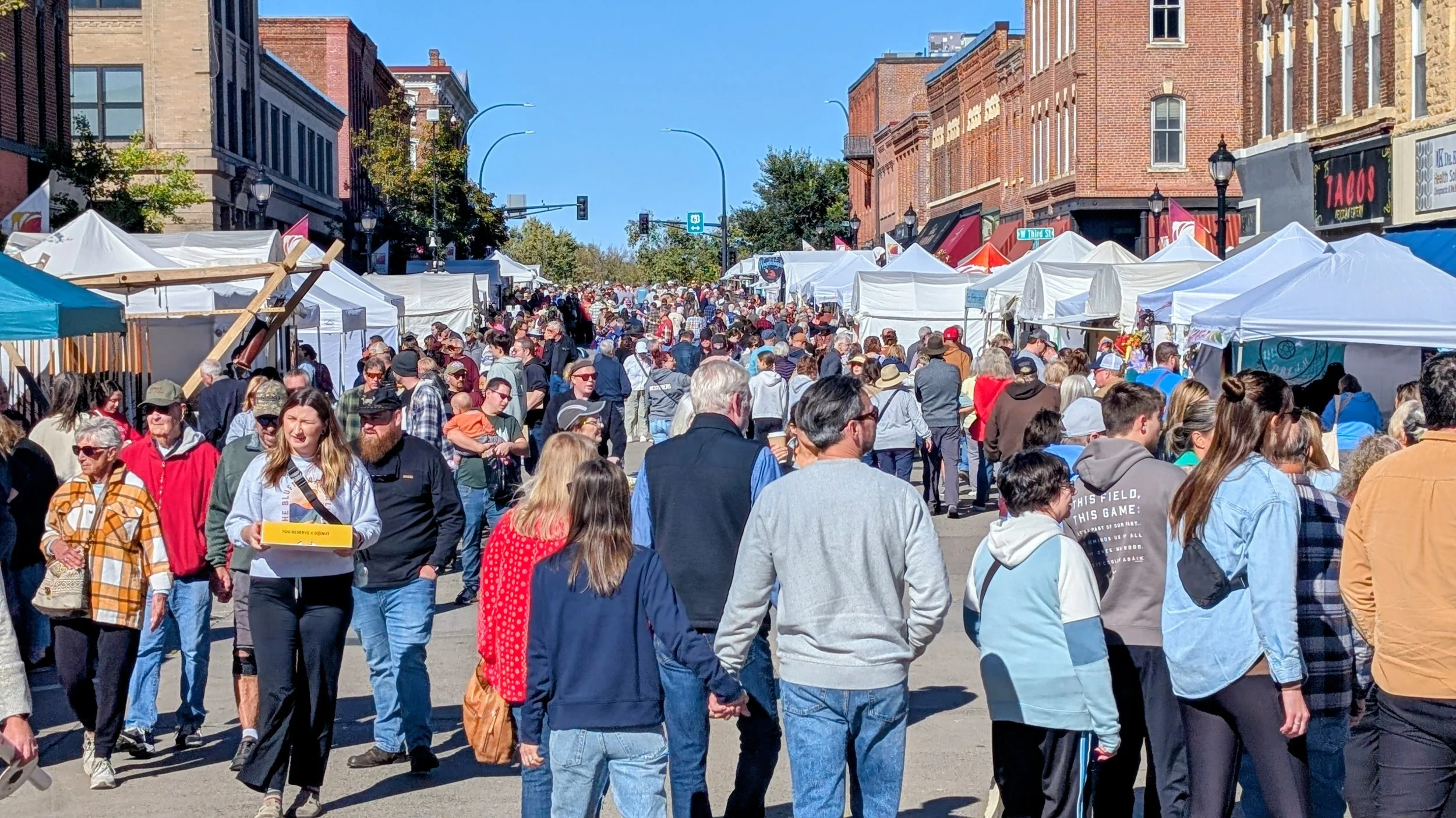 2025 Fall Festival Crowd 2_Jerry Olson.jpg