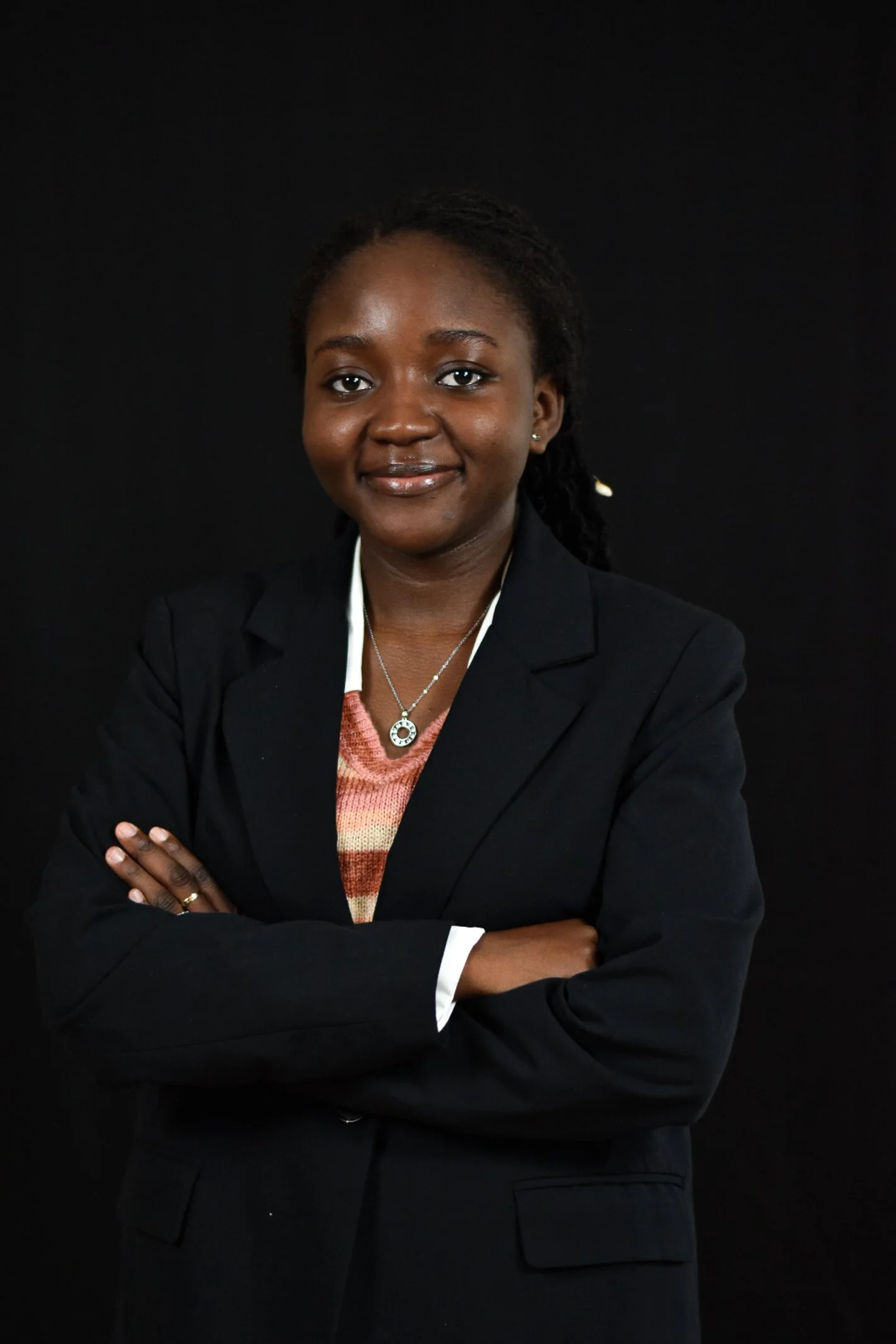  Anila est titulaire d'une licence en droit privé obtenue à l’Université Aube Nouvelle de Ouagadougou en 2023. Son mémoire de fin d'études portait sur «&nbsp;La responsabilité pénale des personnes morales en matière de blanchiment de capitaux&nbsp;».
