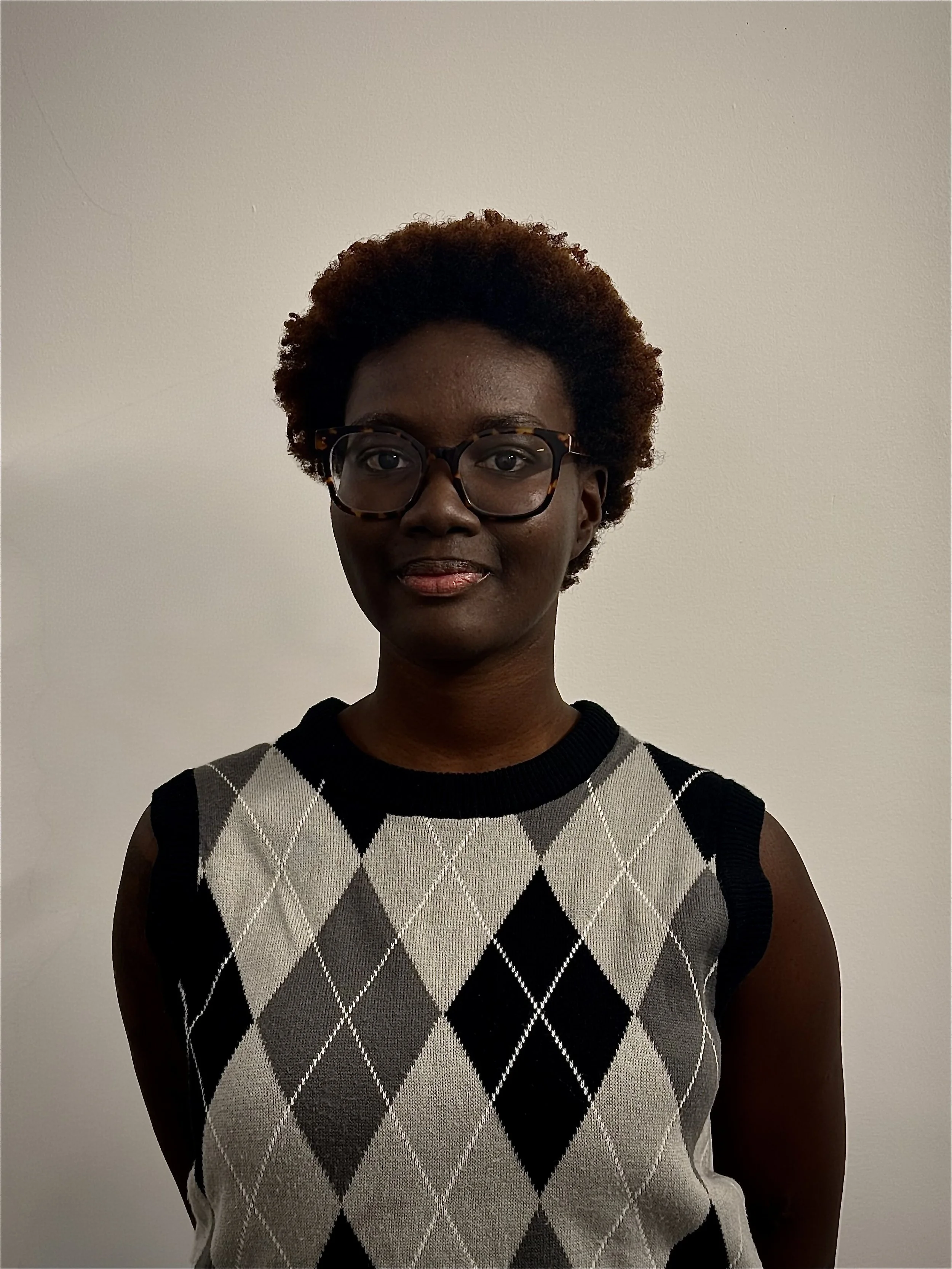  Codou Fadila Fall est candidate à la maîtrise en droit à l’Université de Sherbrooke. Elle a précédemment obtenu une licence en droit au Sénégal et diplôme d'études supérieures spécialisées de 2e cycle en droit et politique appliqués de l'État (DESS)