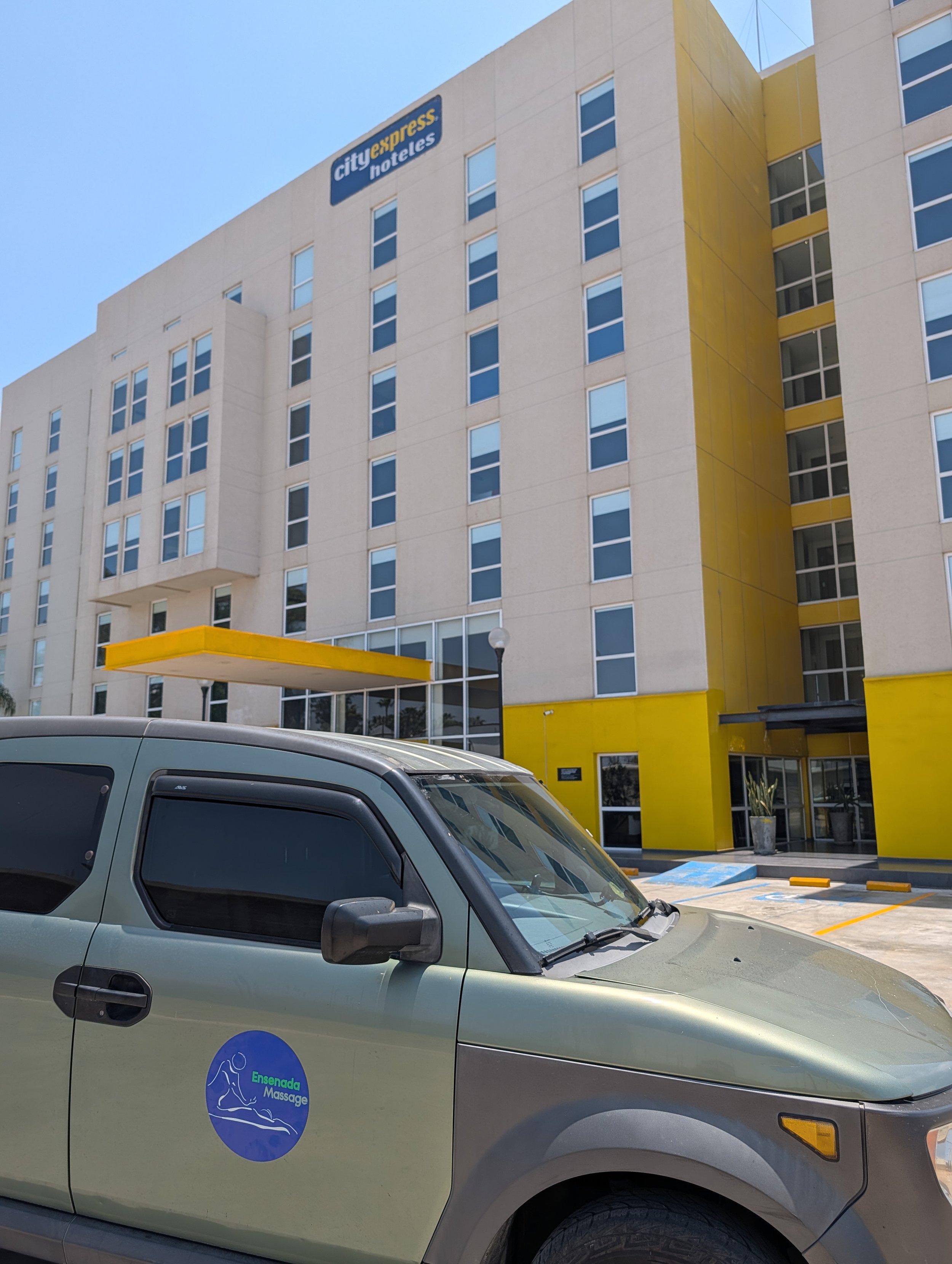 City-Express-Marriot-Massage.jpg