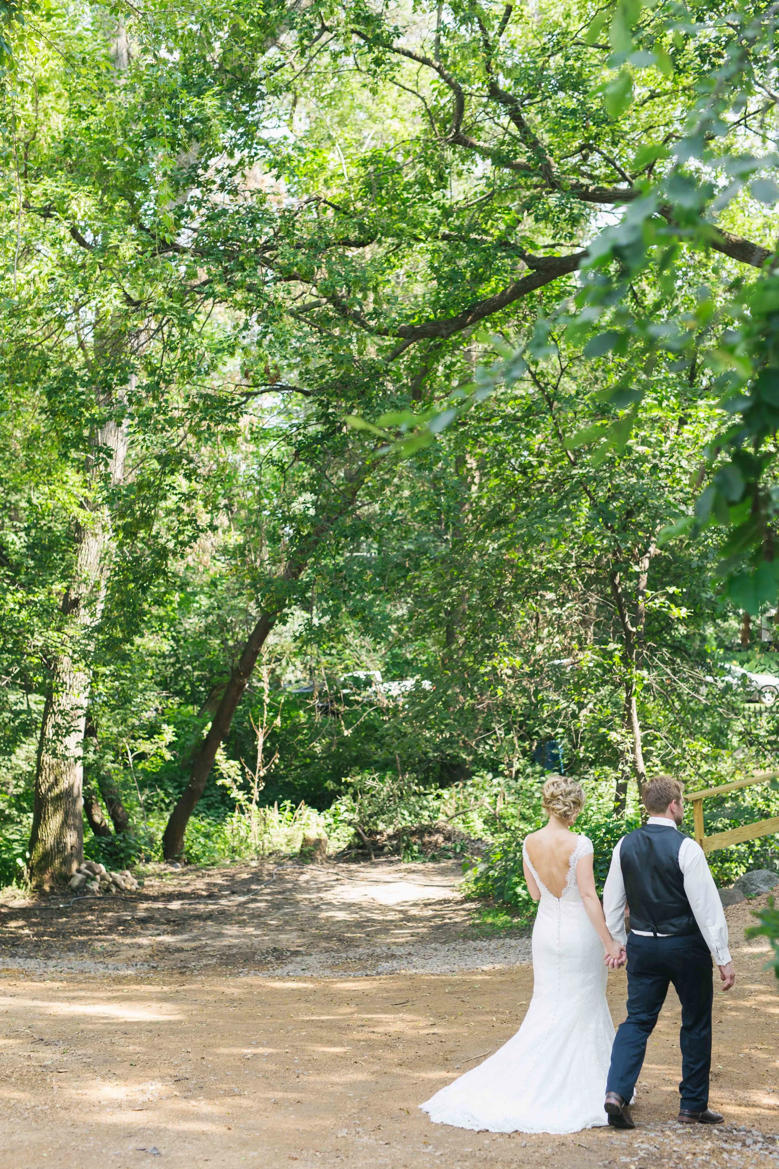 Minnesota Backyard Wedding Minneapolis Jess Dan (36 of 131).jpg