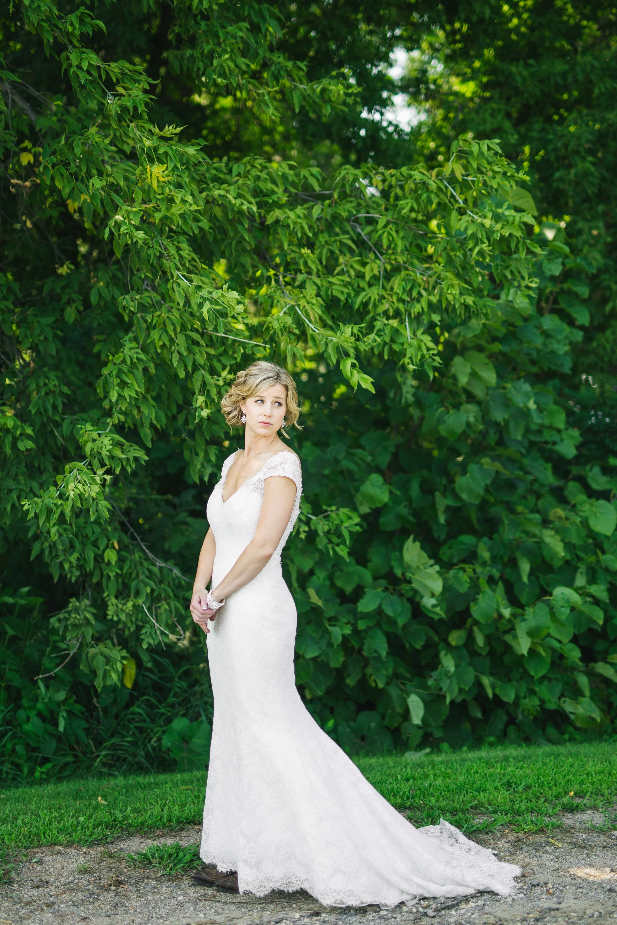 Minnesota Backyard Wedding Minneapolis Jess Dan (38 of 131).jpg