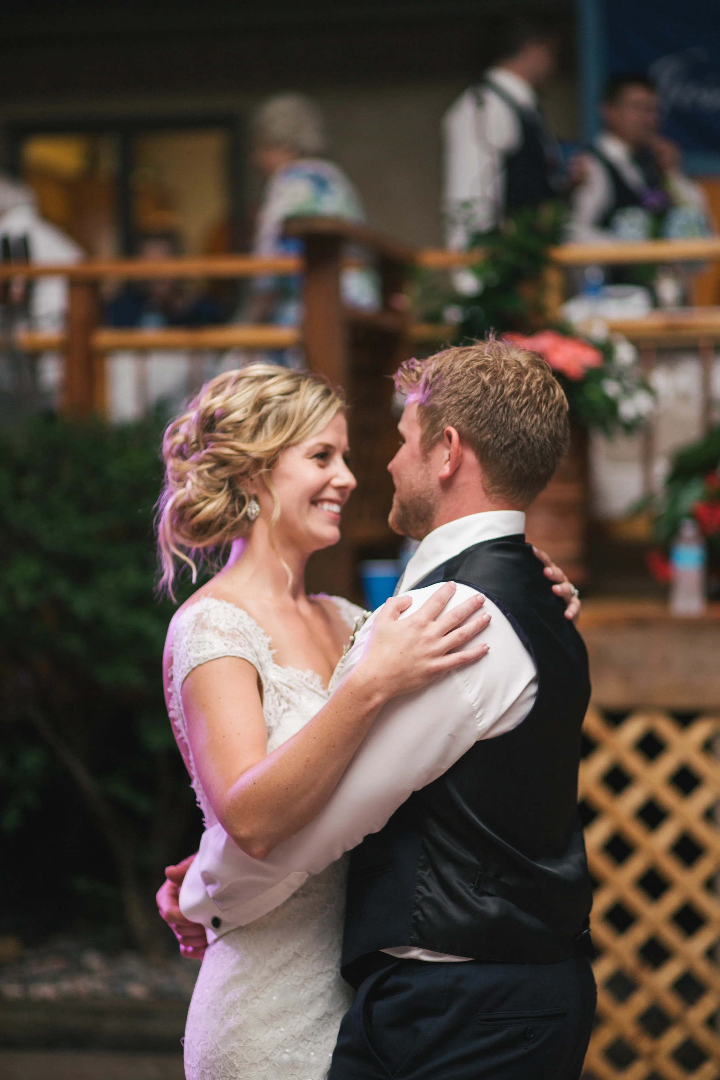 Minnesota Backyard Wedding Minneapolis Jess Dan (115 of 131).jpg