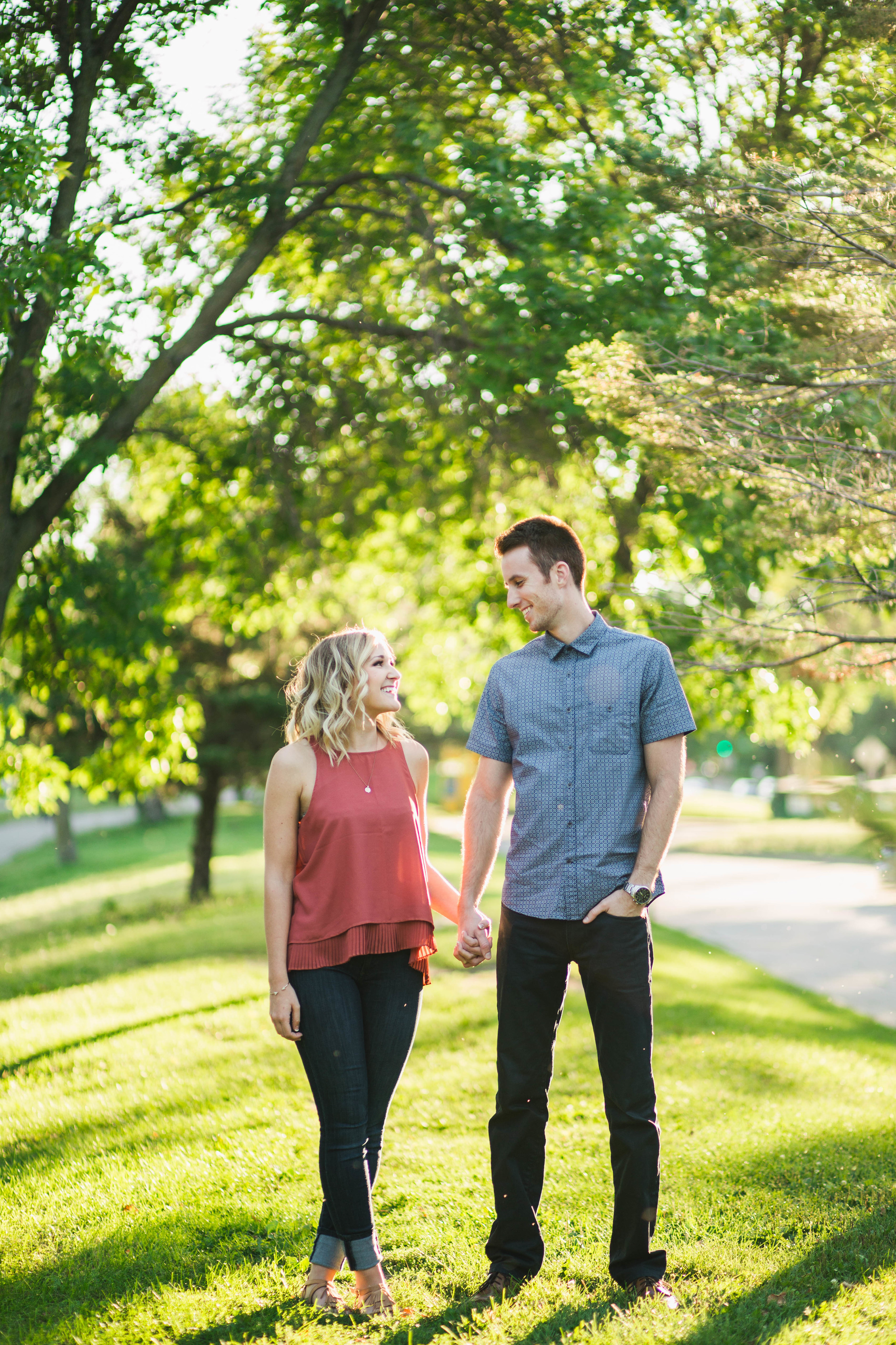 Lake Calhoun Engagement Session (3 of 31).jpg