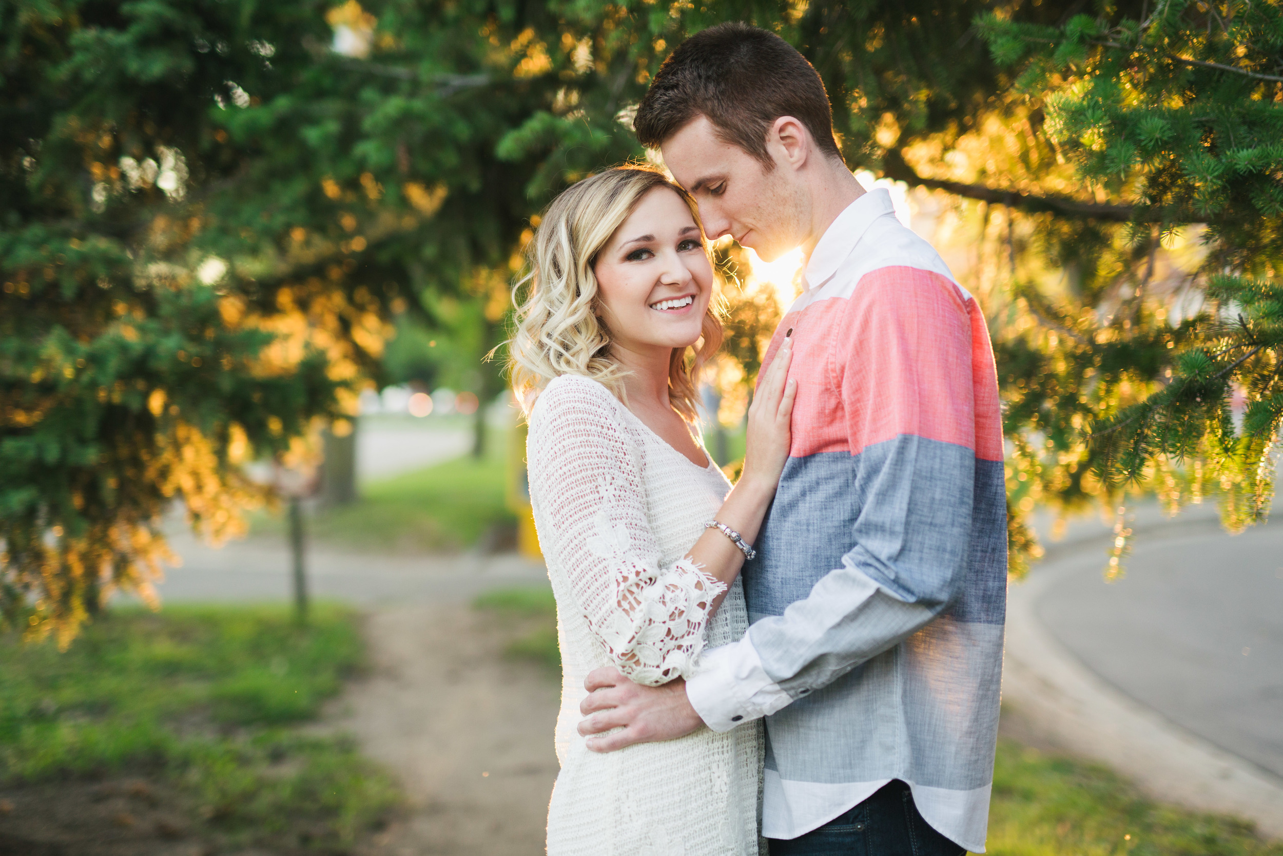 Lake Calhoun Engagement Session (14 of 31).jpg