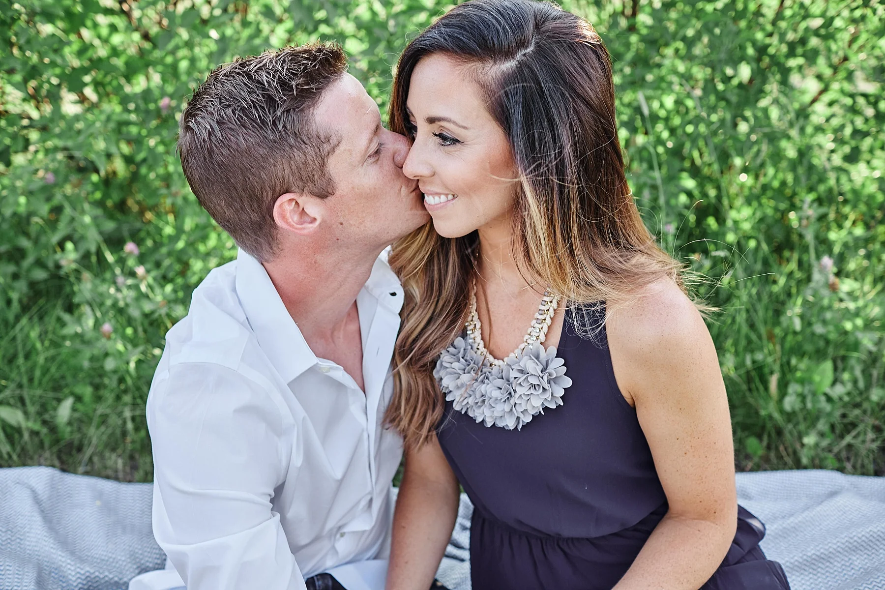 Strawberry-Farm-Engagement-Session-Alexandria-Minnesota-Outdoor_0187.jpg
