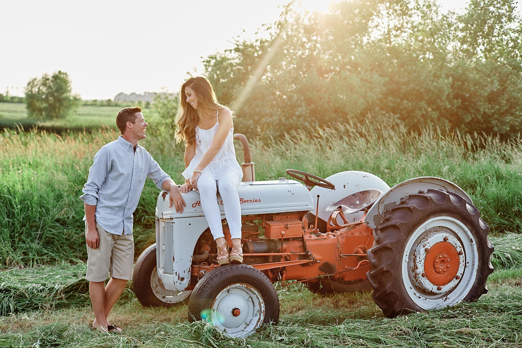 Strawberry-Farm-Engagement-Session-Alexandria-Minnesota-Outdoor_0194.jpg