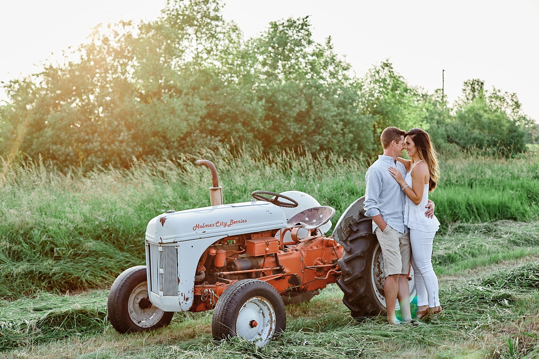 Strawberry-Farm-Engagement-Session-Alexandria-Minnesota-Outdoor_0195.jpg