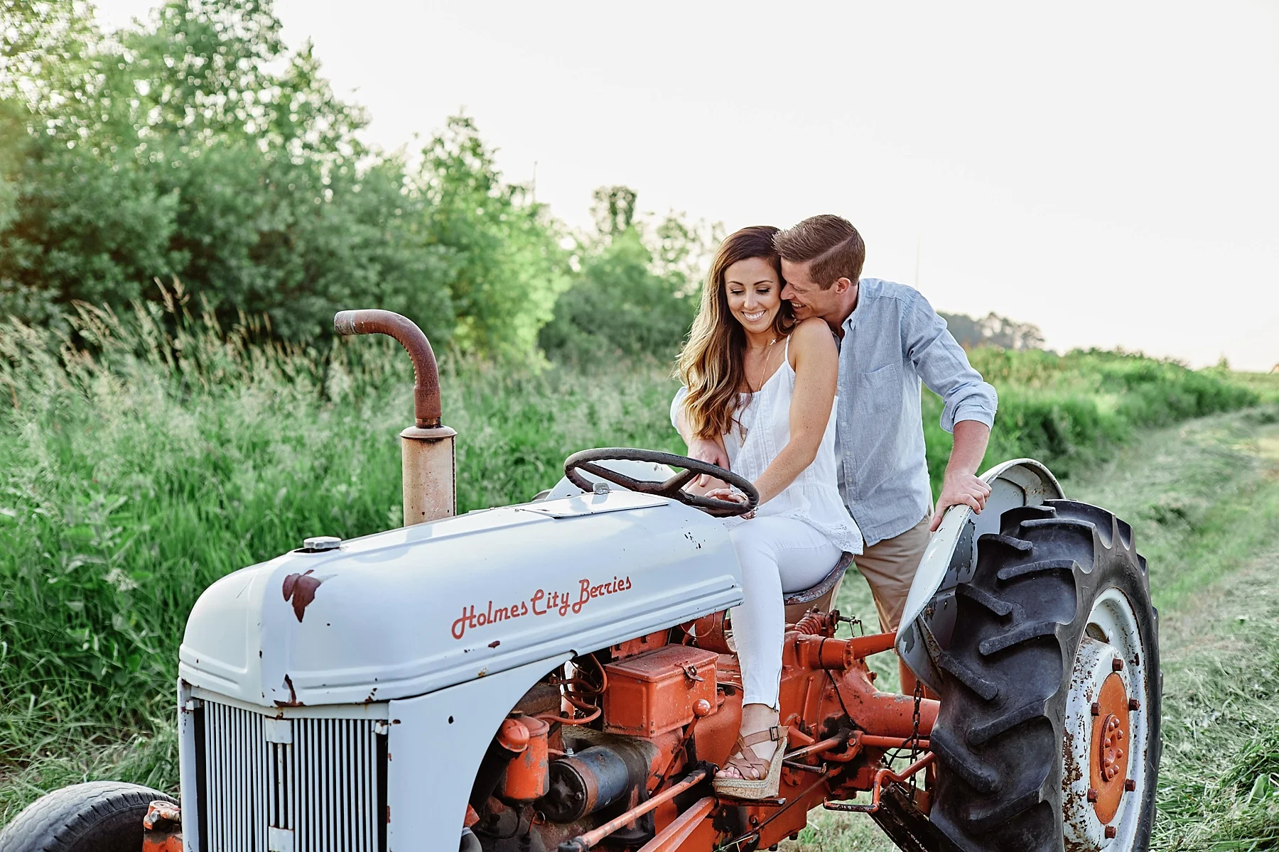 Strawberry-Farm-Engagement-Session-Alexandria-Minnesota-Outdoor_0198.jpg