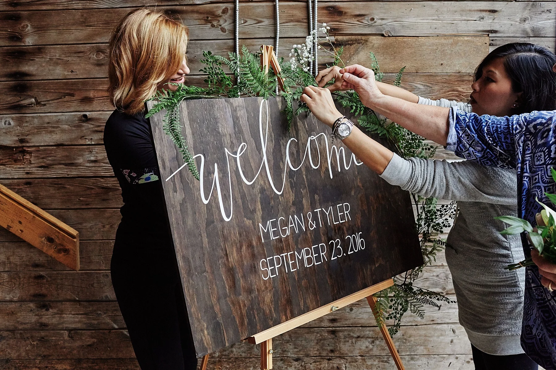 Bloom-Lake-Barn-Wedding-Schafer-Minnesota-Outdoor_0229.jpg