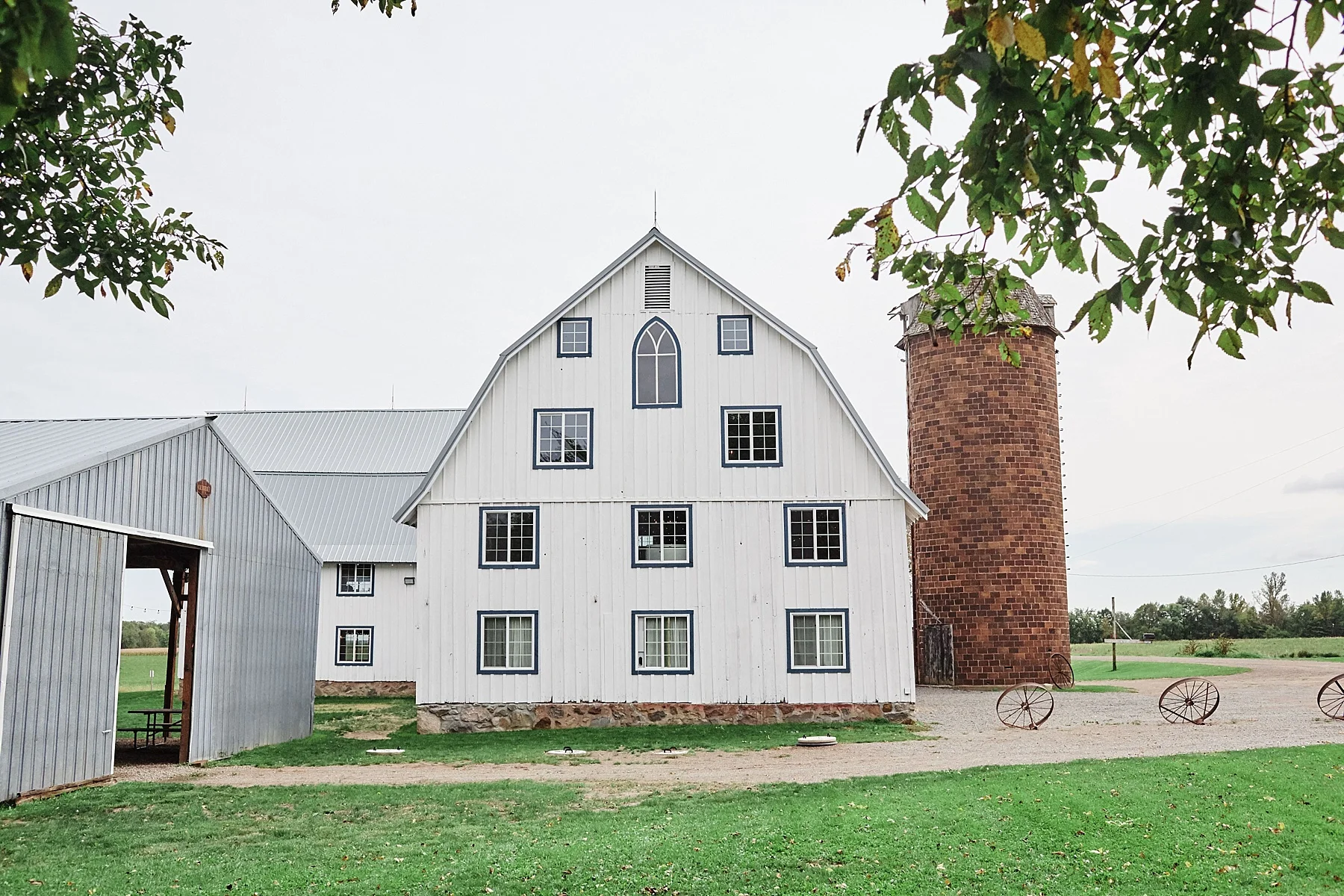 Bloom-Lake-Barn-Wedding-Schafer-Minnesota-Outdoor_0230.jpg