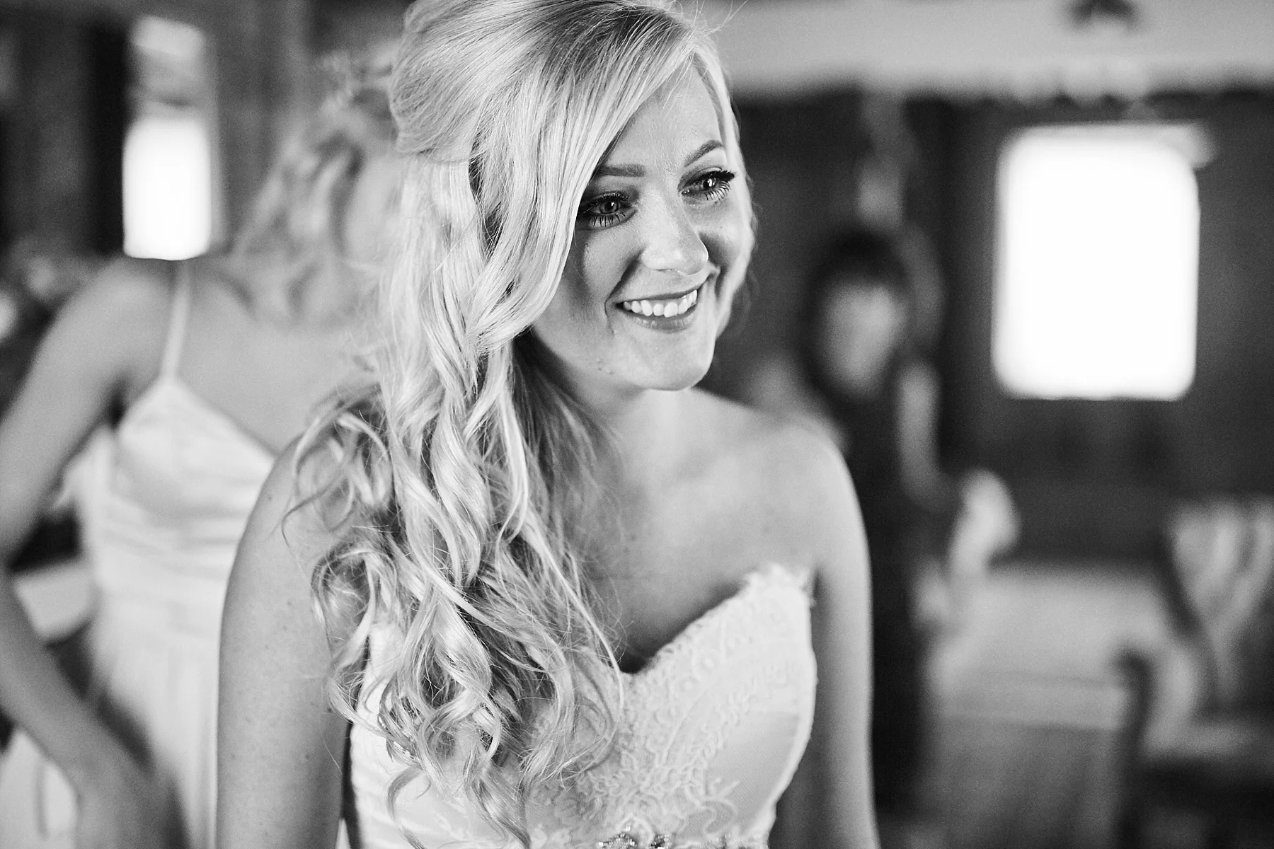 Bloom-Lake-Barn-Wedding-Schafer-Minnesota-Outdoor_0234.jpg