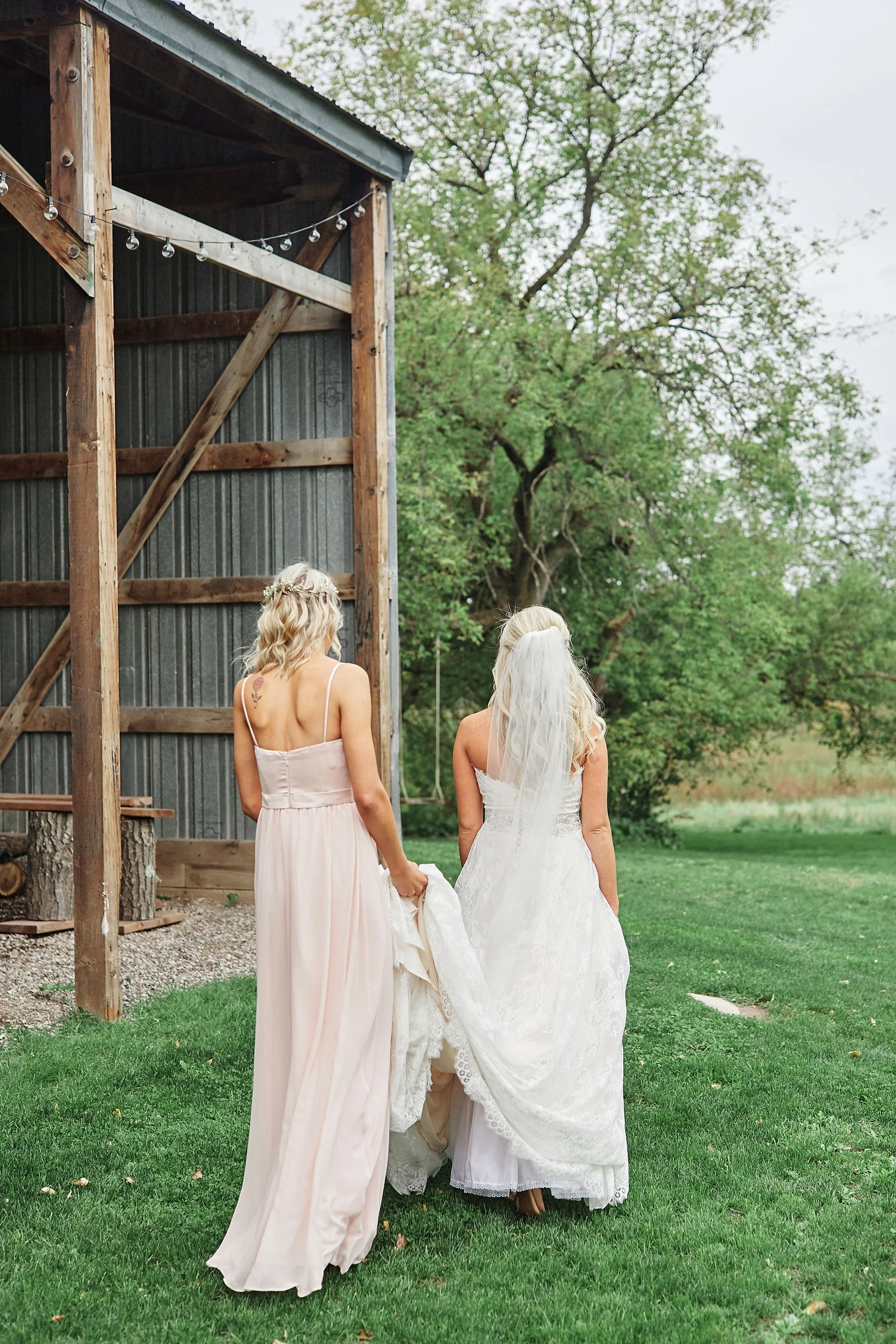 Bloom-Lake-Barn-Wedding-Schafer-Minnesota-Outdoor_0237.jpg