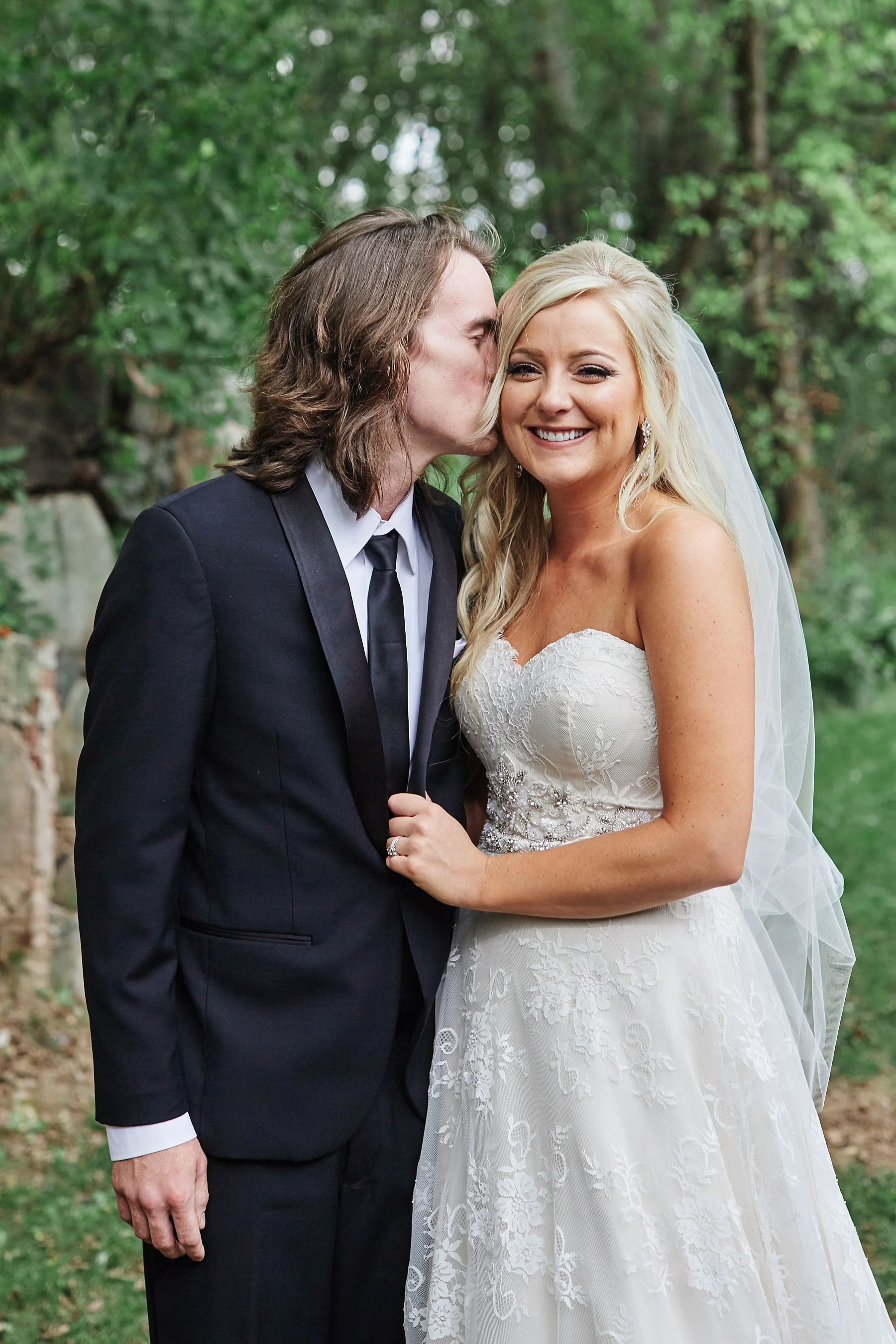 Bloom-Lake-Barn-Wedding-Schafer-Minnesota-Outdoor_0240.jpg
