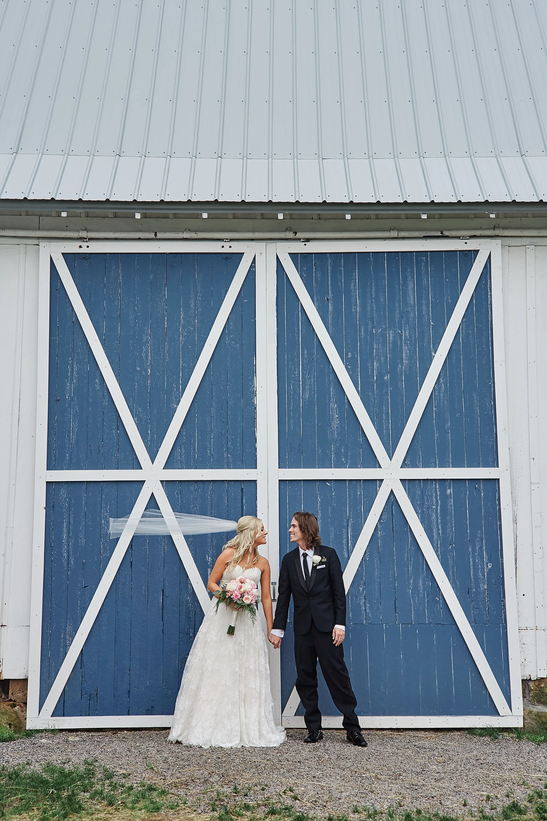 Bloom-Lake-Barn-Wedding-Schafer-Minnesota-Outdoor_0254.jpg