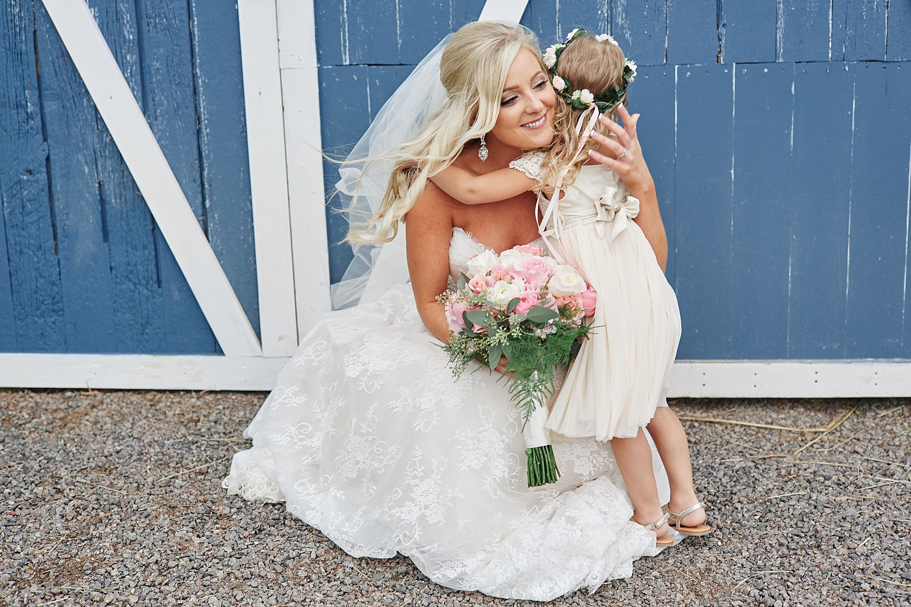 Bloom-Lake-Barn-Wedding-Schafer-Minnesota-Outdoor_0257.jpg