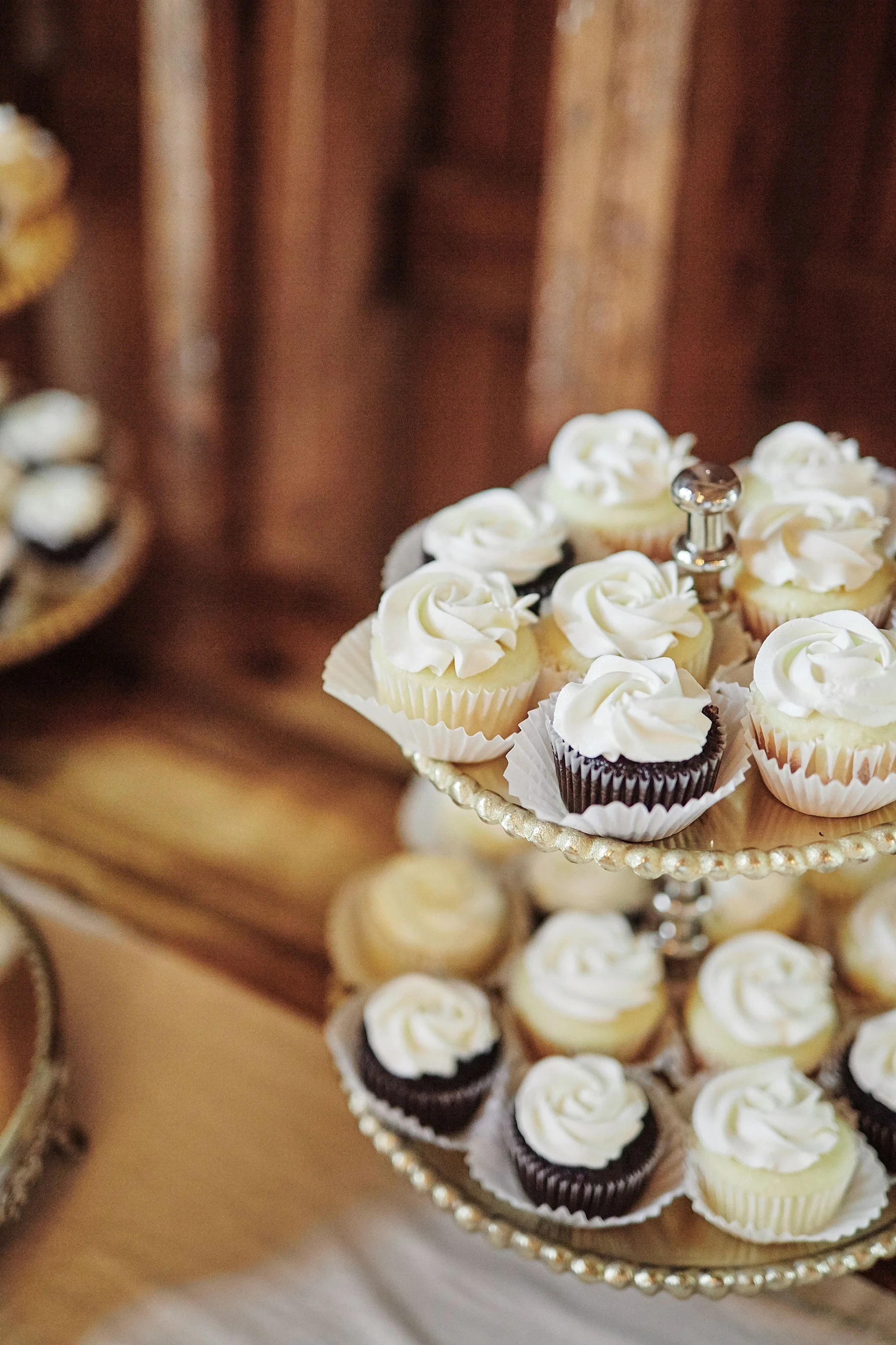 Bloom-Lake-Barn-Wedding-Schafer-Minnesota-Outdoor_0261.jpg