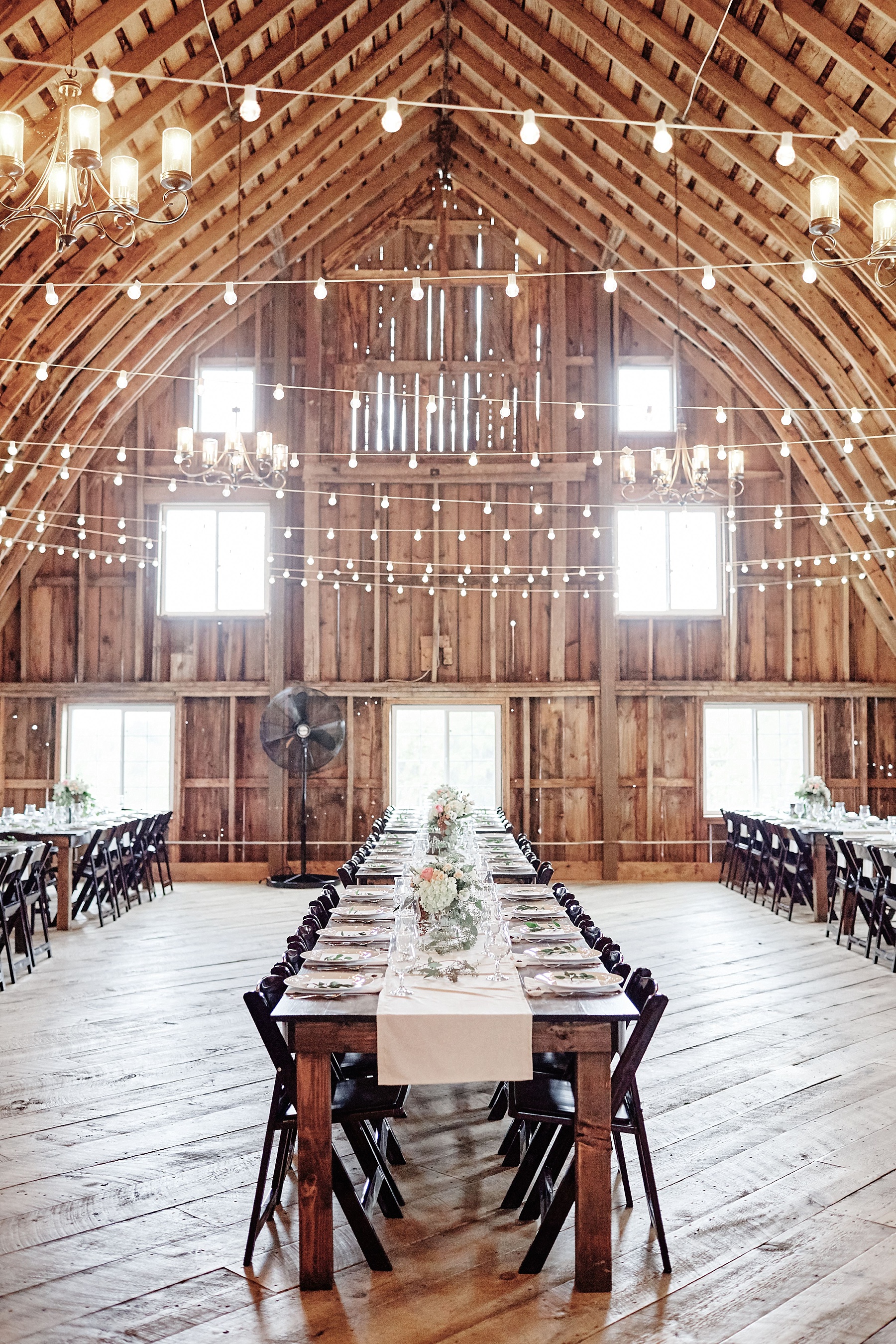 Bloom-Lake-Barn-Wedding-Schafer-Minnesota-Outdoor_0269.jpg