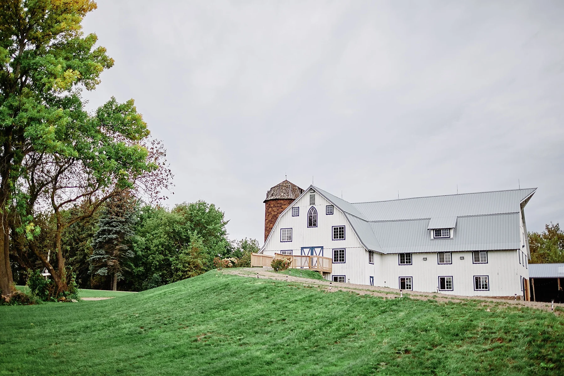 Bloom-Lake-Barn-Wedding-Schafer-Minnesota-Outdoor_0278.jpg