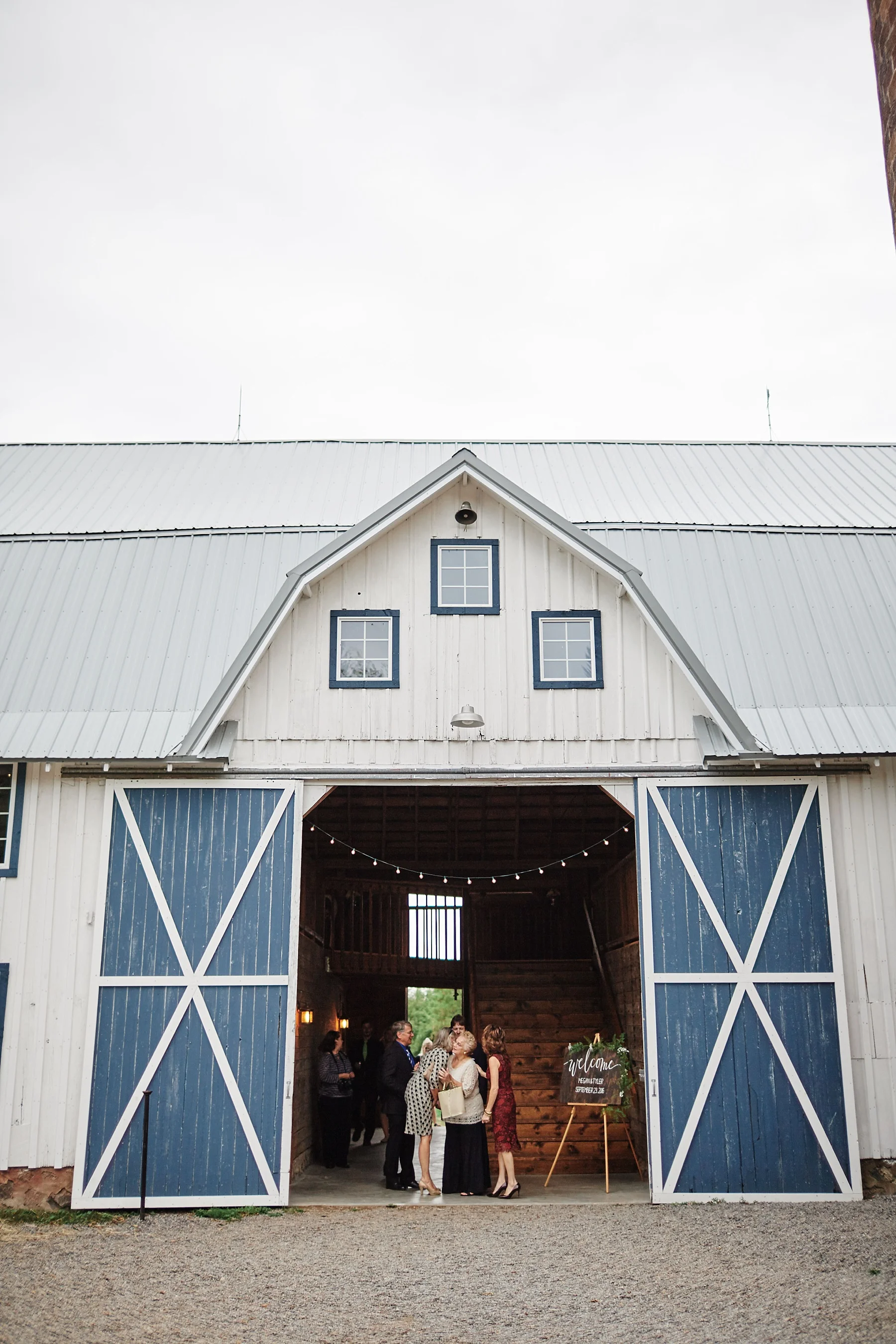 Bloom-Lake-Barn-Wedding-Schafer-Minnesota-Outdoor_0281.jpg