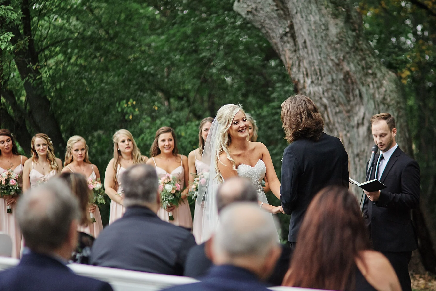 Bloom-Lake-Barn-Wedding-Schafer-Minnesota-Outdoor_0297.jpg