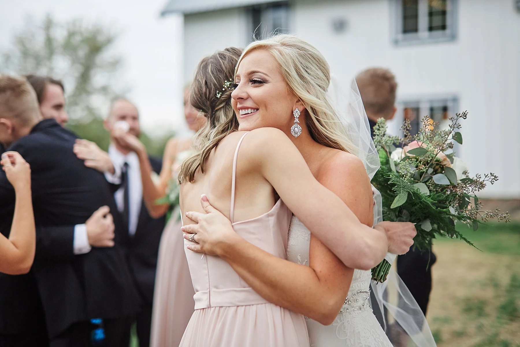 Bloom-Lake-Barn-Wedding-Schafer-Minnesota-Outdoor_0301.jpg