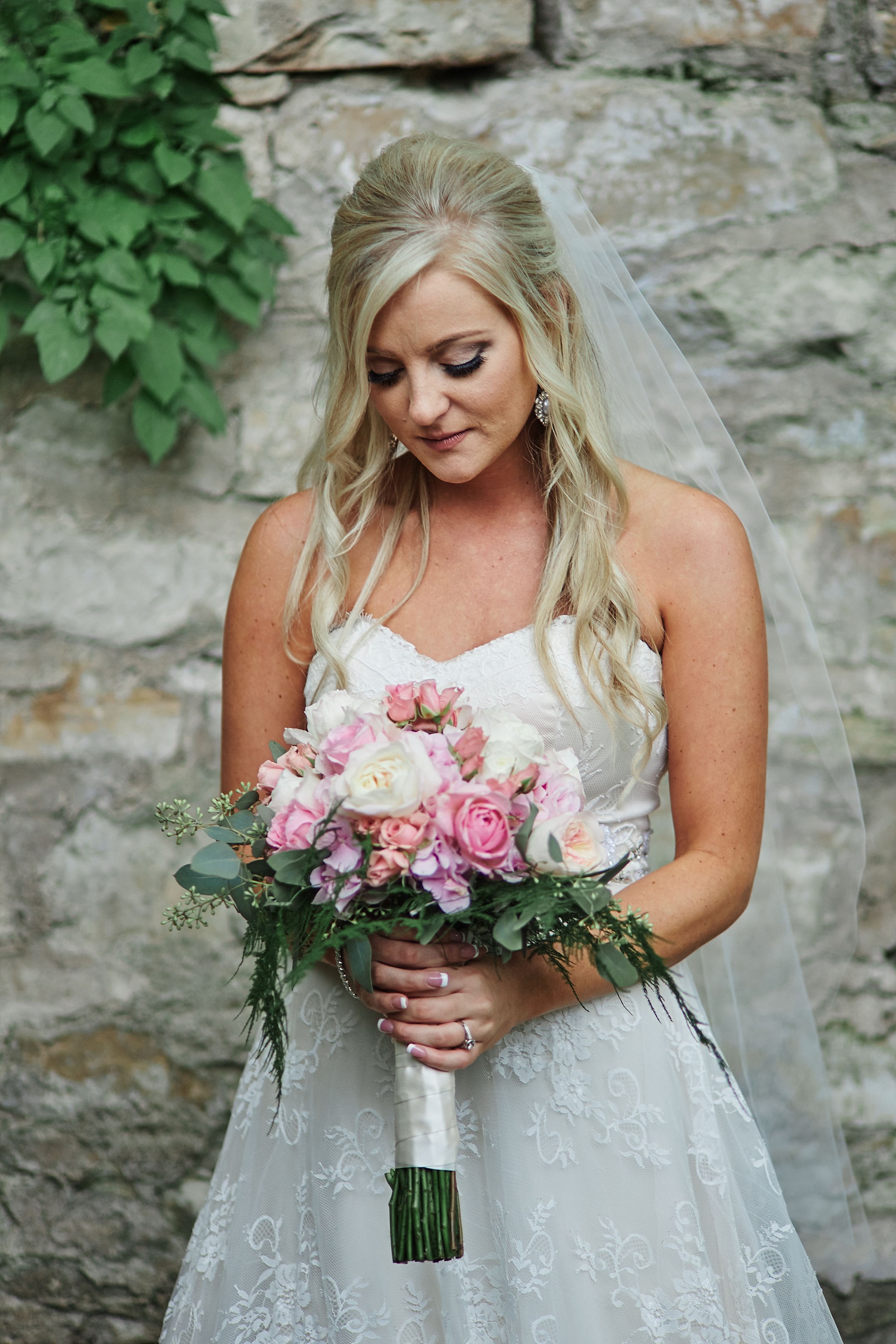 Bloom-Lake-Barn-Wedding-Schafer-Minnesota-Outdoor_0312.jpg