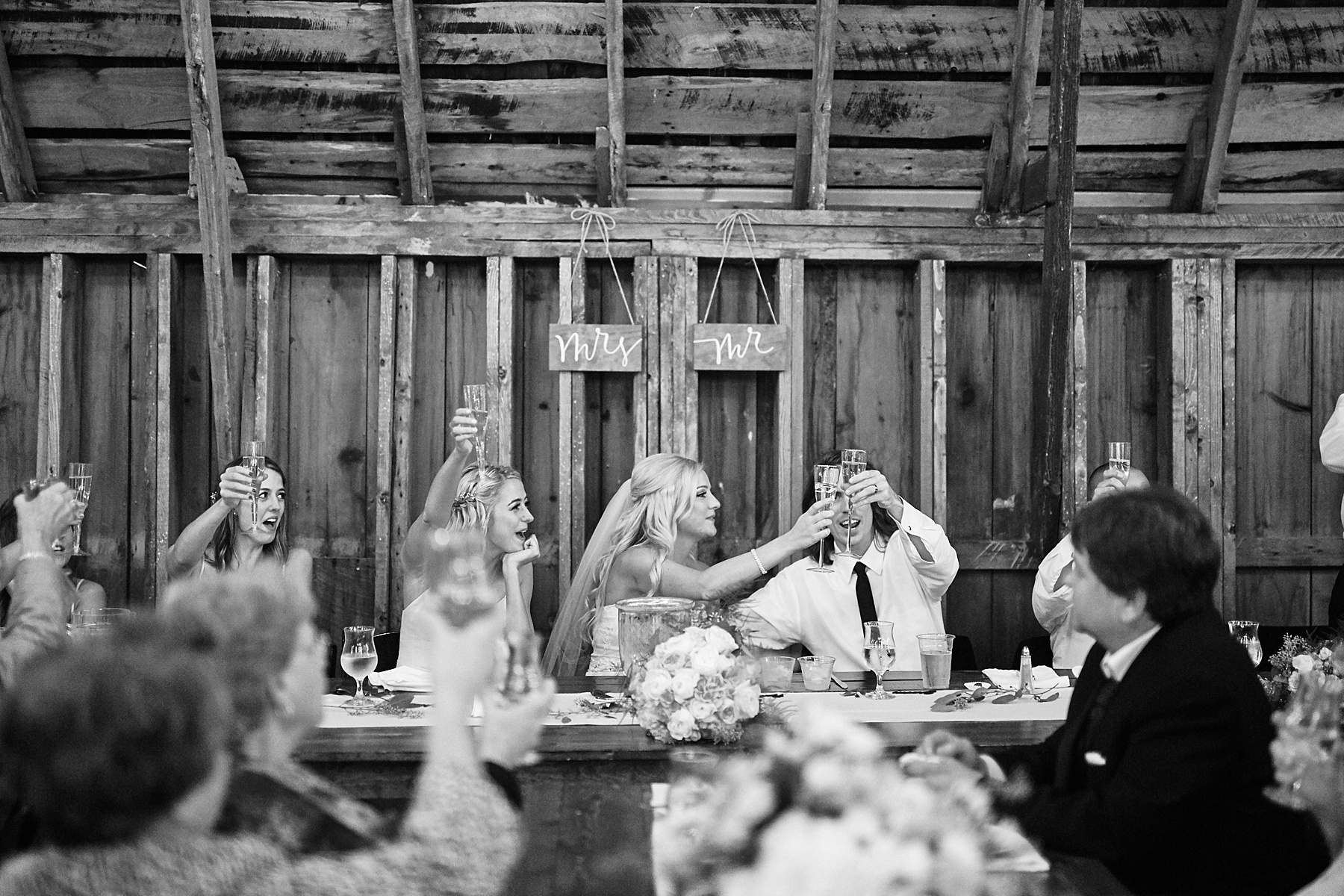 Bloom-Lake-Barn-Wedding-Schafer-Minnesota-Outdoor_0329.jpg