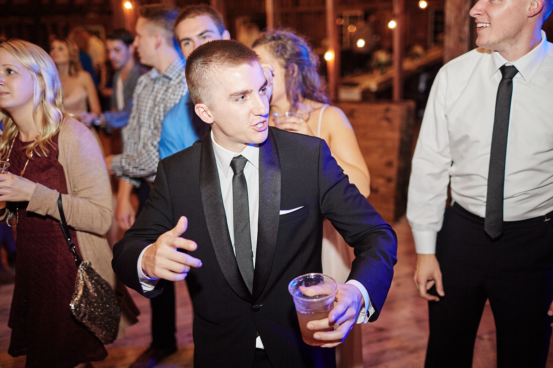 Bloom-Lake-Barn-Wedding-Schafer-Minnesota-Outdoor_0336.jpg