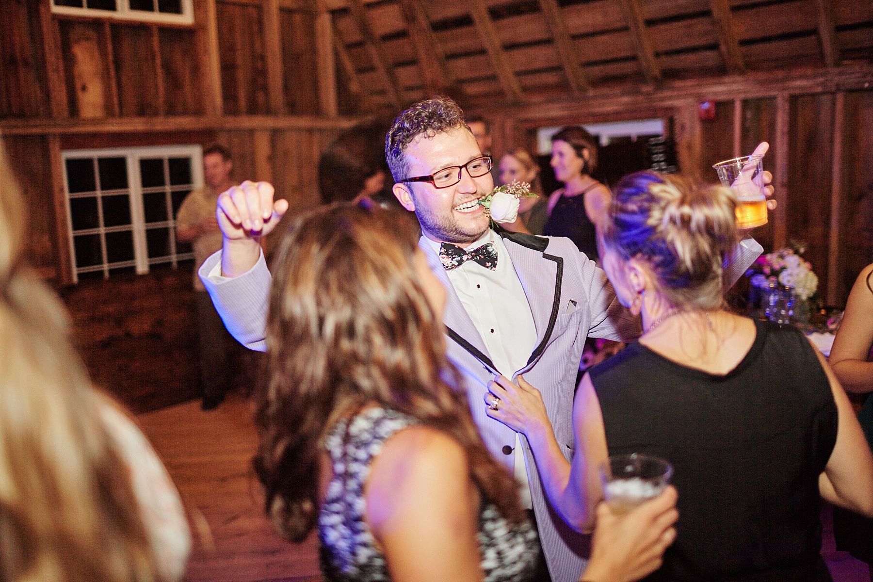 Bloom-Lake-Barn-Wedding-Schafer-Minnesota-Outdoor_0339.jpg