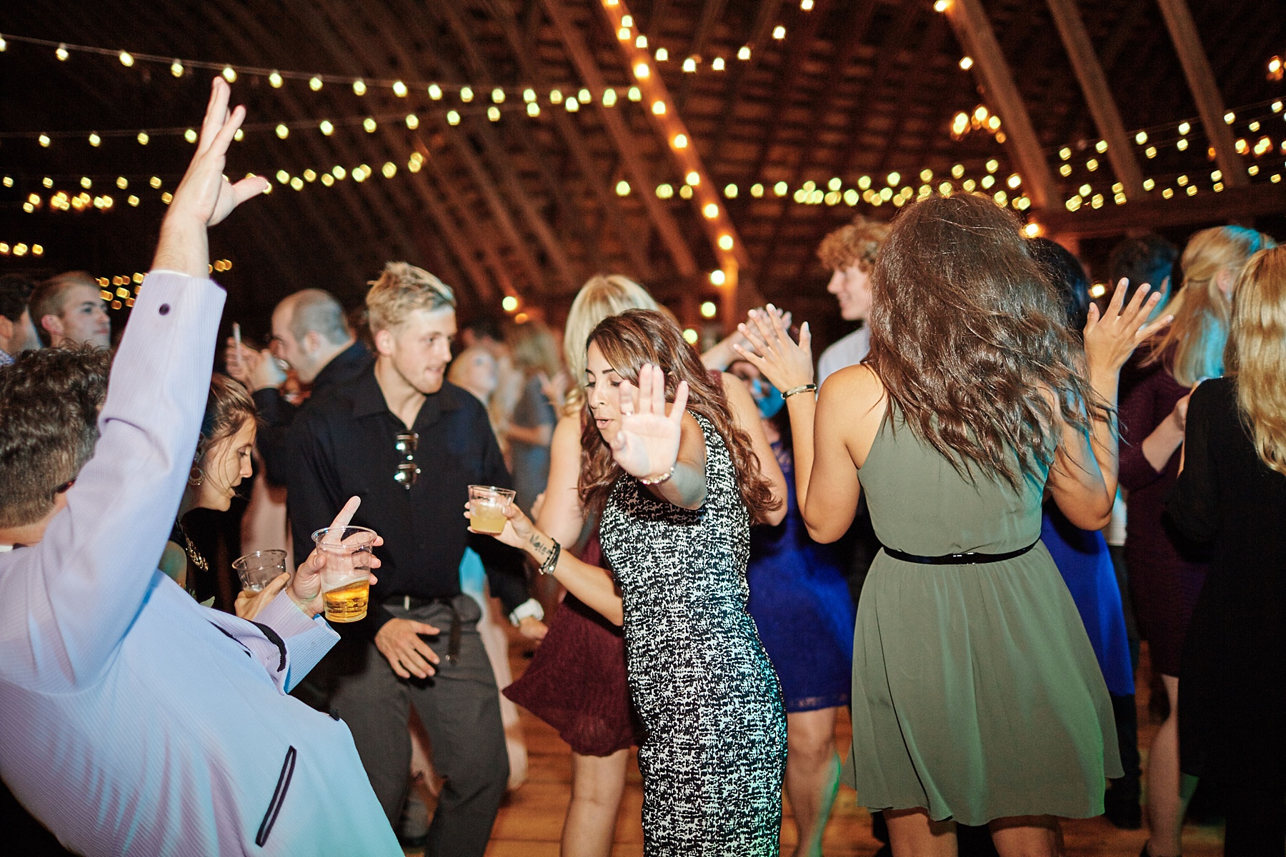 Bloom-Lake-Barn-Wedding-Schafer-Minnesota-Outdoor_0340.jpg