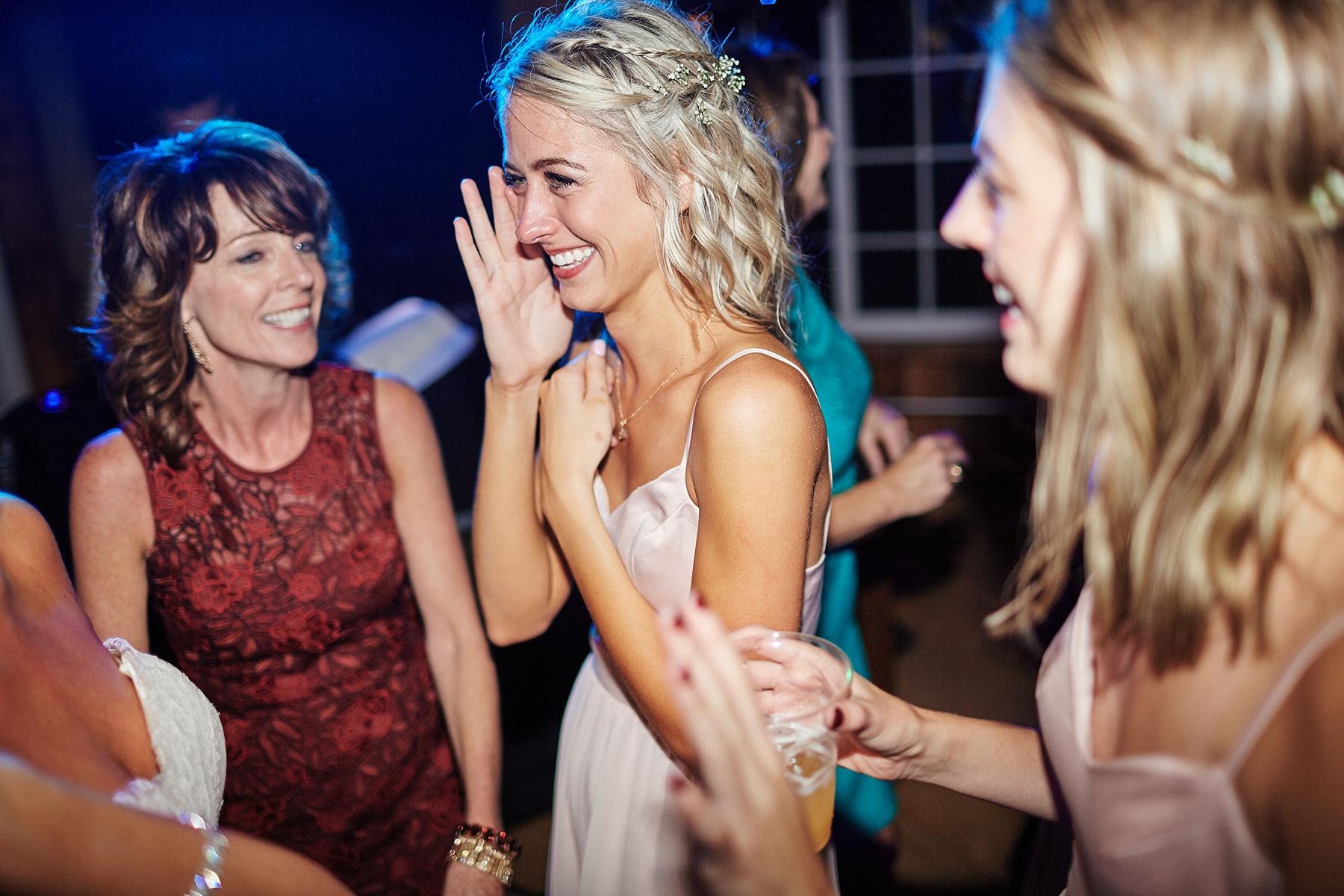 Bloom-Lake-Barn-Wedding-Schafer-Minnesota-Outdoor_0343.jpg