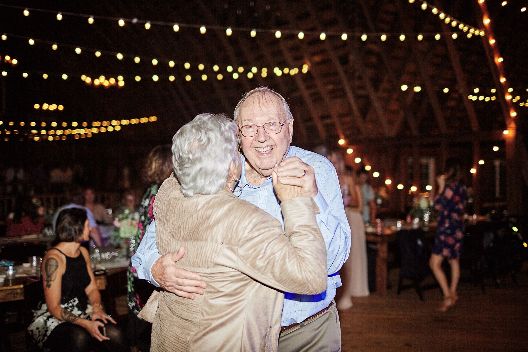 Bloom-Lake-Barn-Wedding-Schafer-Minnesota-Outdoor_0344.jpg