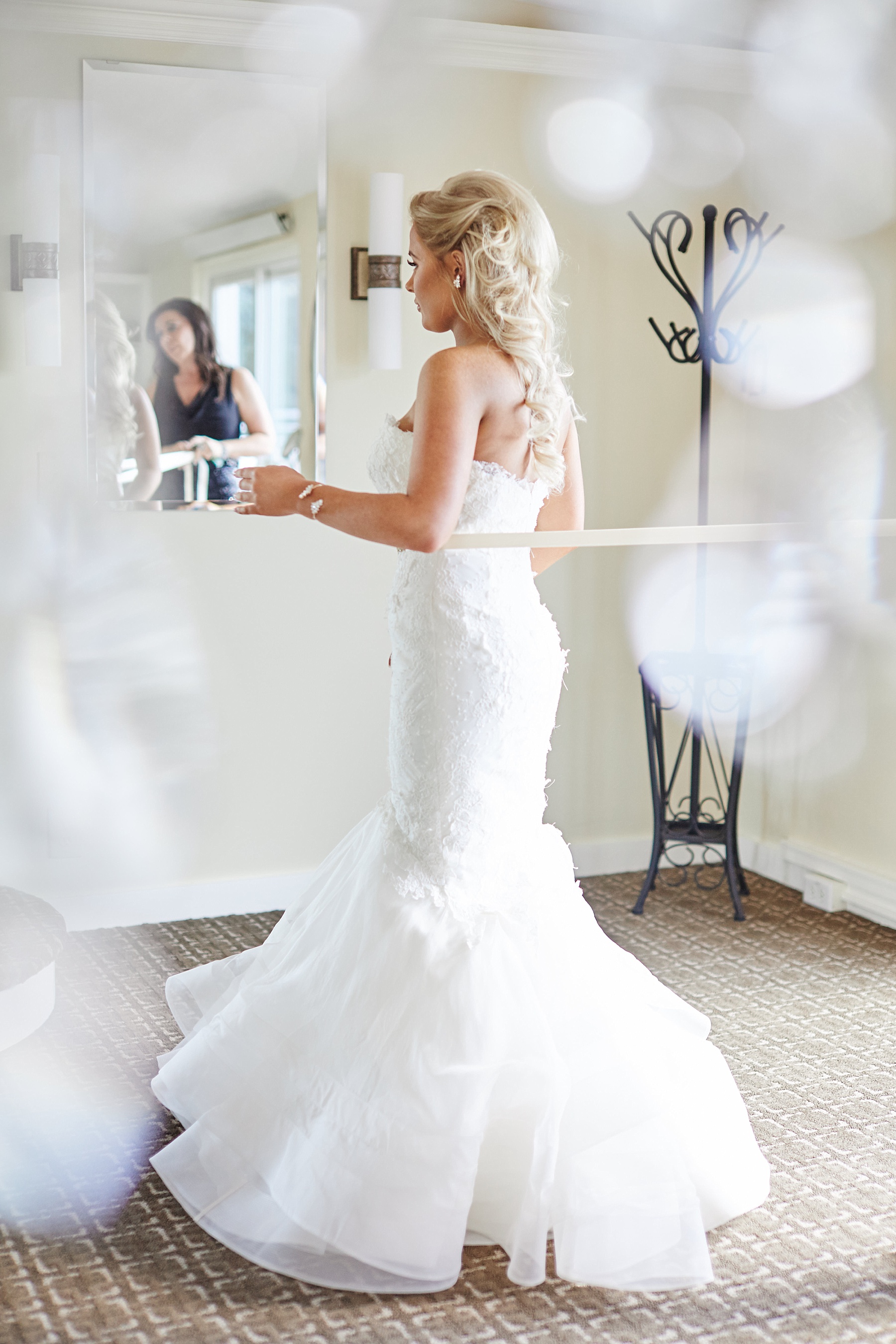 Lafayette-Club-Wedding-Wayzata-Minnesota-the-black-tux-go-glow-stuart-weutzman-lakumcollection-harvest-home-wayzata_0391.jpg