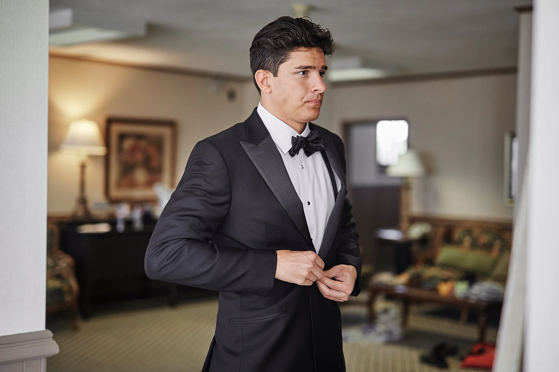 Lafayette-Club-Wedding-Wayzata-Minnesota-the-black-tux-go-glow-stuart-weutzman-lakumcollection-harvest-home-wayzata_0402.jpg