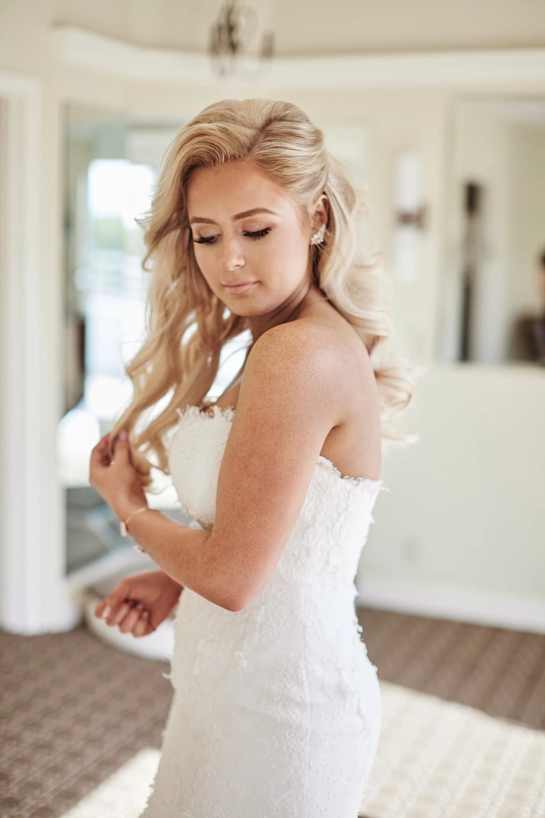 Lafayette-Club-Wedding-Wayzata-Minnesota-the-black-tux-go-glow-stuart-weutzman-lakumcollection-harvest-home-wayzata_0405.jpg