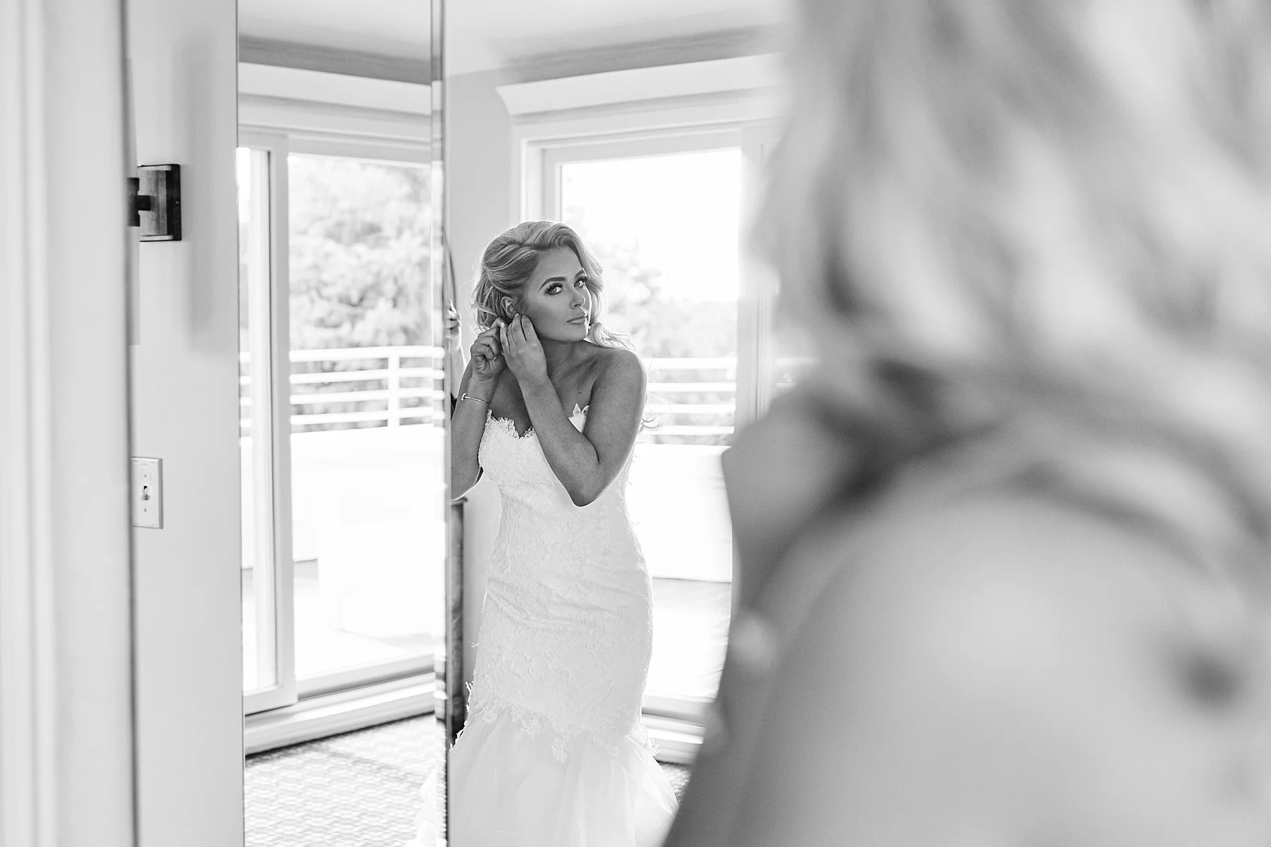Lafayette-Club-Wedding-Wayzata-Minnesota-the-black-tux-go-glow-stuart-weutzman-lakumcollection-harvest-home-wayzata_0409.jpg