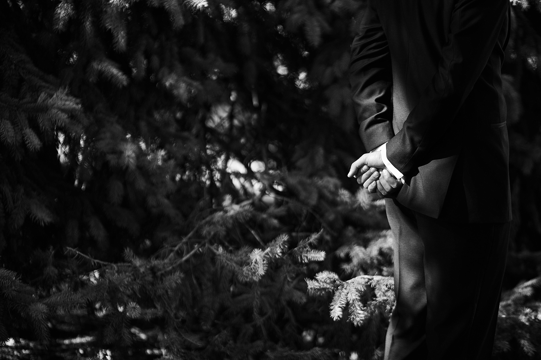 Lafayette-Club-Wedding-Wayzata-Minnesota-the-black-tux-go-glow-stuart-weutzman-lakumcollection-harvest-home-wayzata_0414.jpg